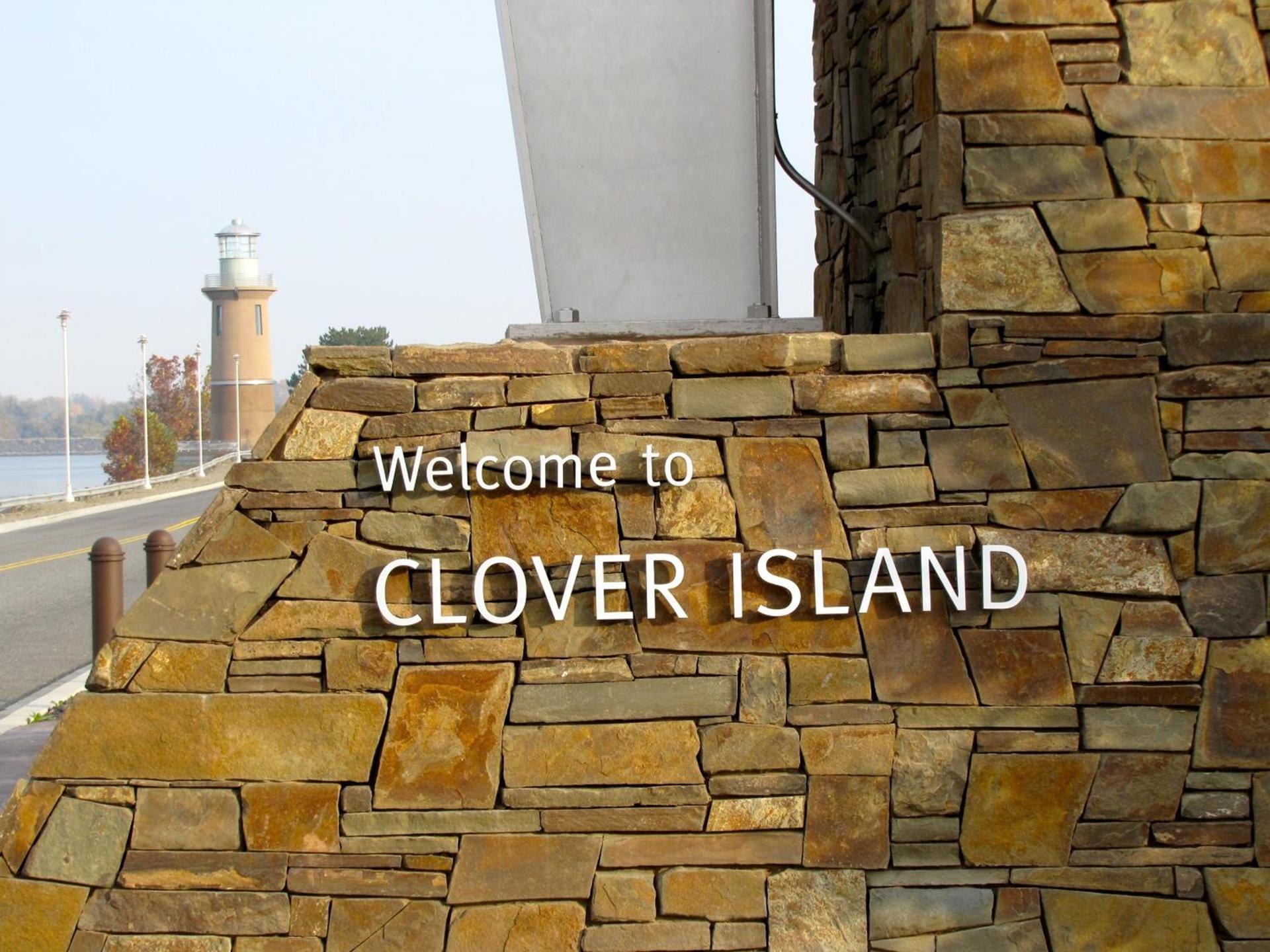 Clover Island Inn photo 17
