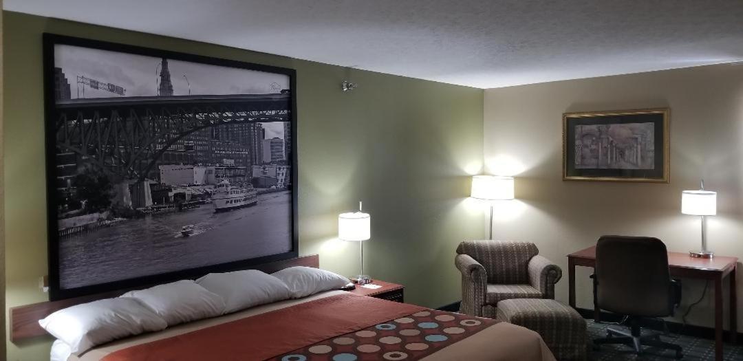 Super 8 by Wyndham Bellefontaine photo 36