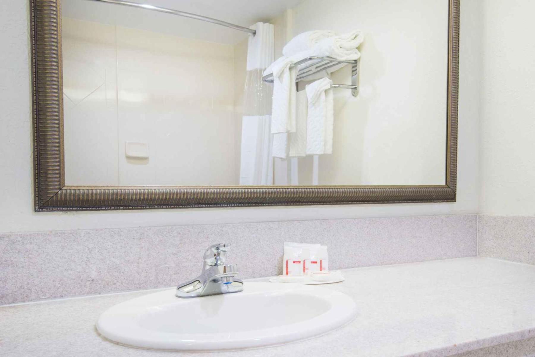 Ramada by Wyndham Enid photo 35