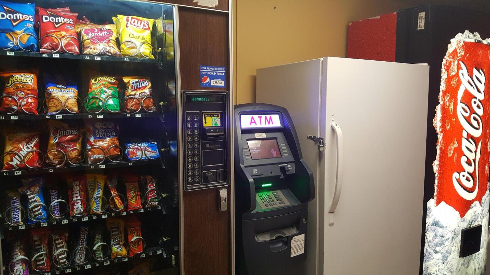 Super 8 by Wyndham Minot Airport photo 6