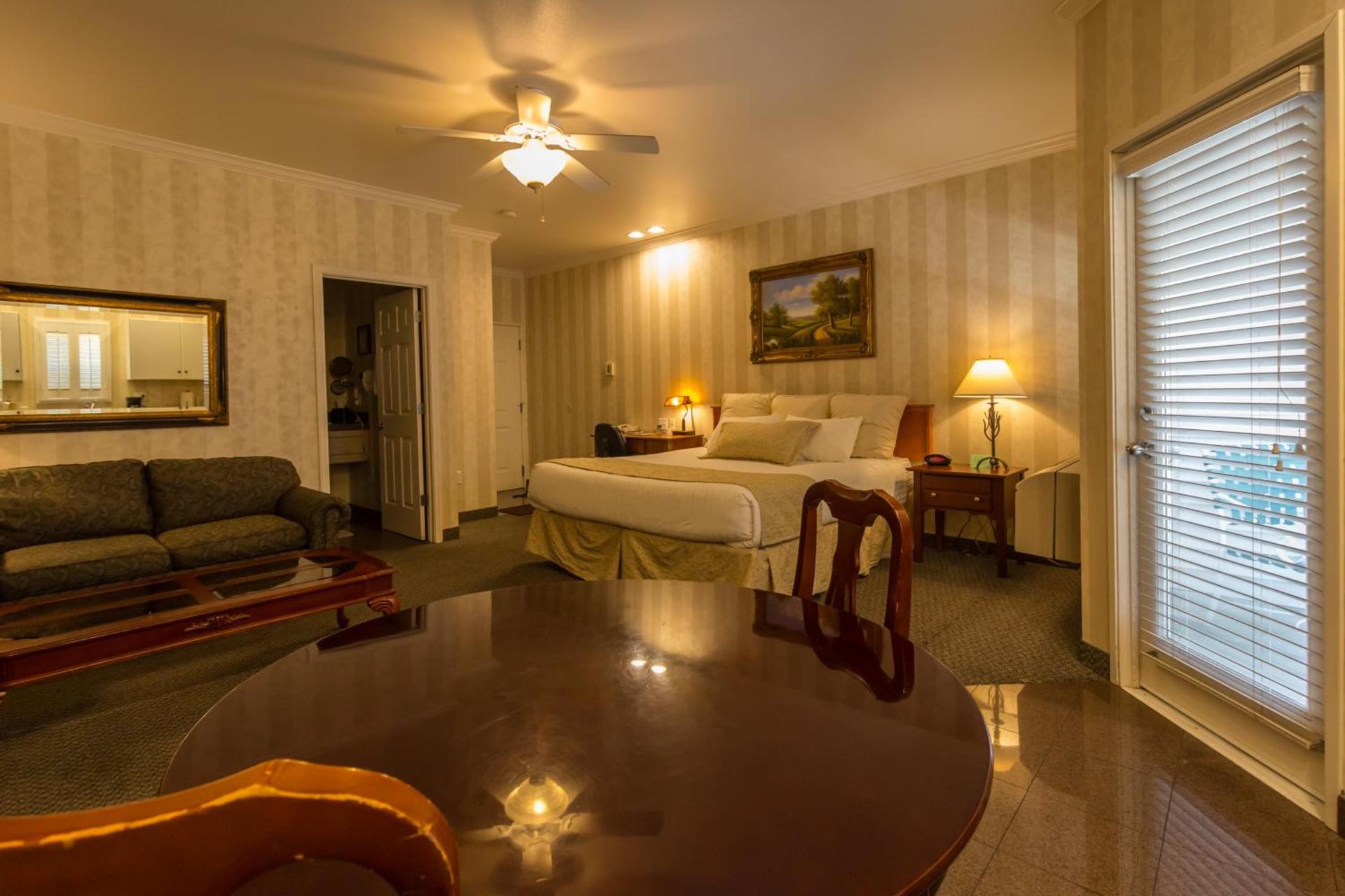 Grass Valley Courtyard Suites photo 8