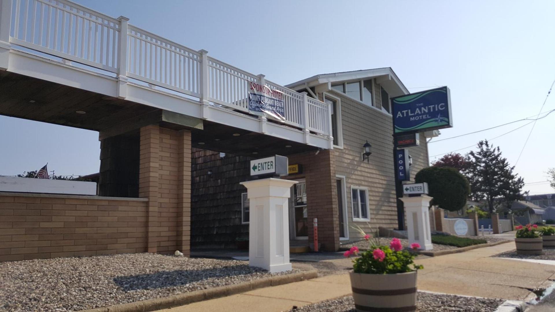Atlantic Motel photo 2