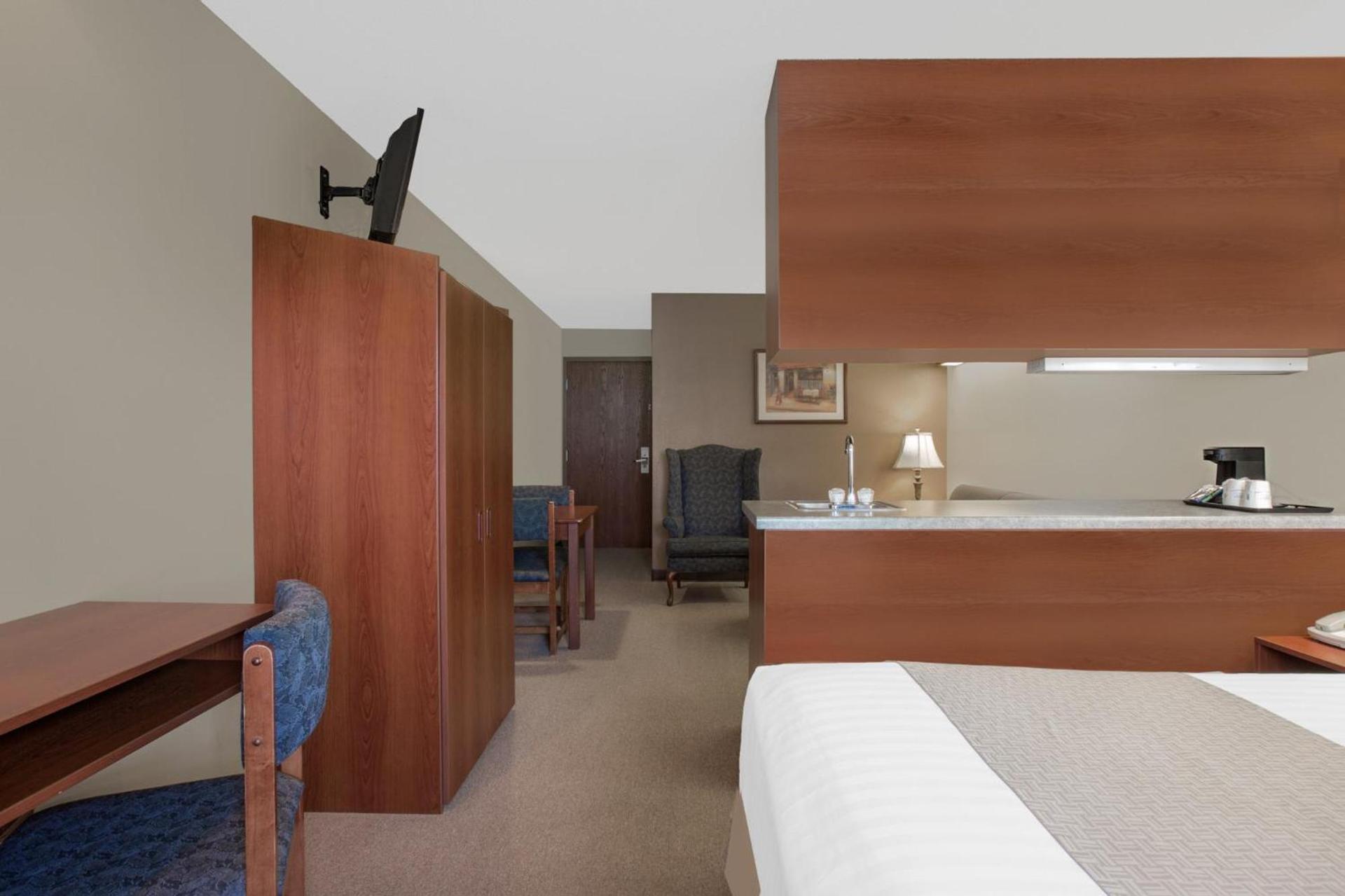 Microtel Inn & Suites by Wyndham Gardendale - Birmingham North photo 22
