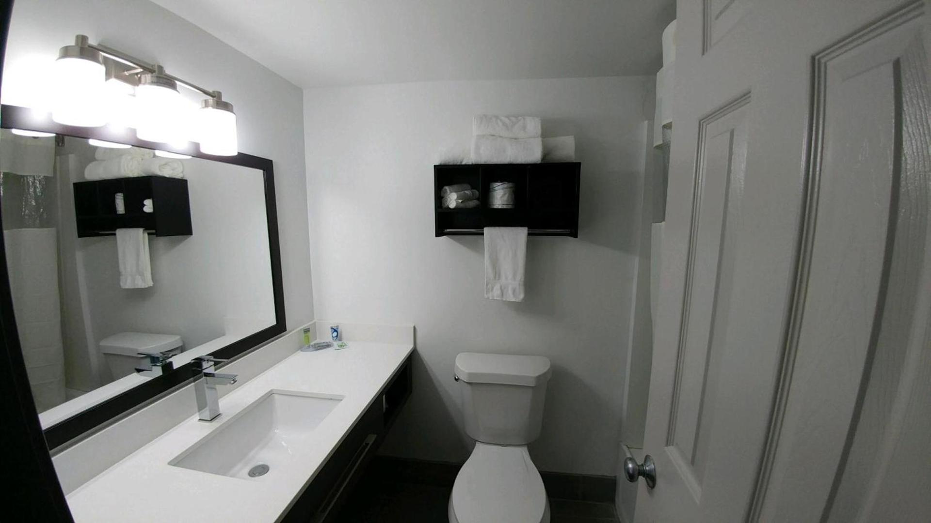 Garden City Inn photo 12