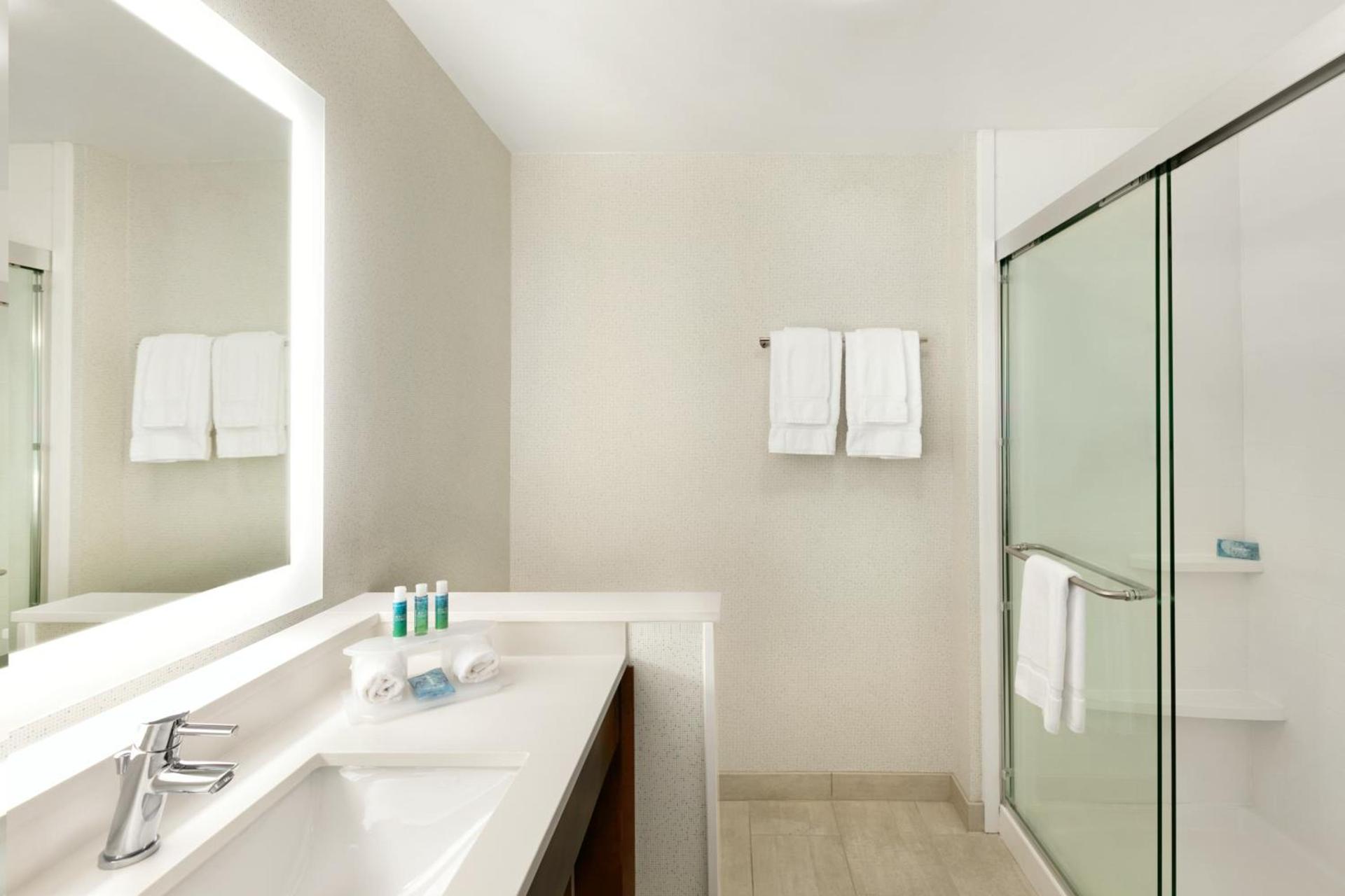 Holiday Inn Express & Suites Salisbury by IHG photo 3