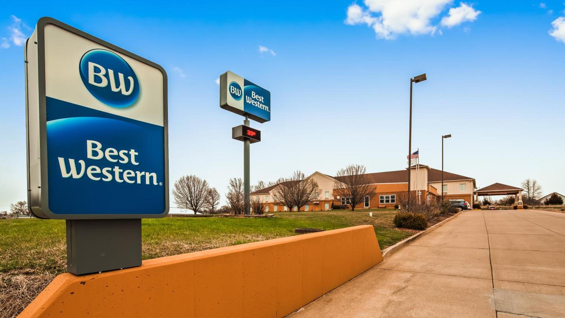 Best Western Teal Lake Inn photo 14