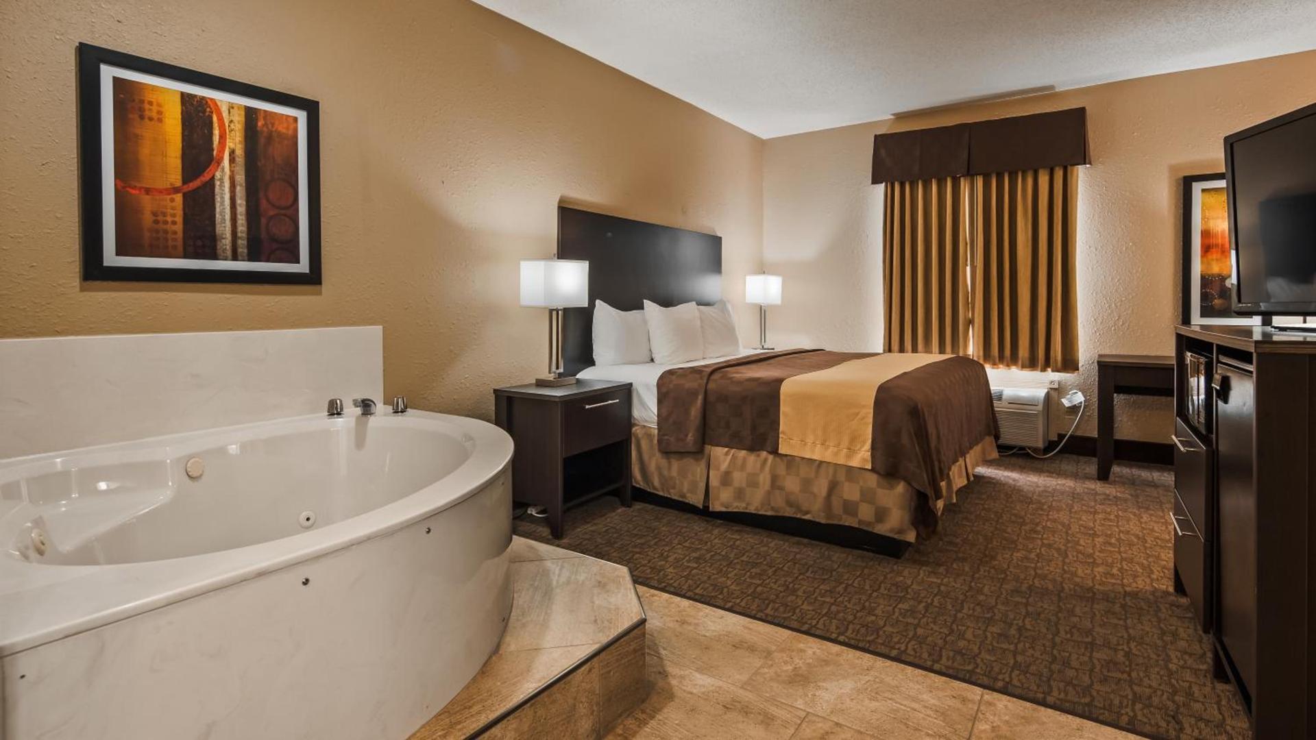 Best Western Teal Lake Inn photo 15