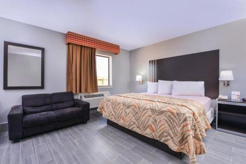 Express Inn Weslaco/Mercedes photo 3