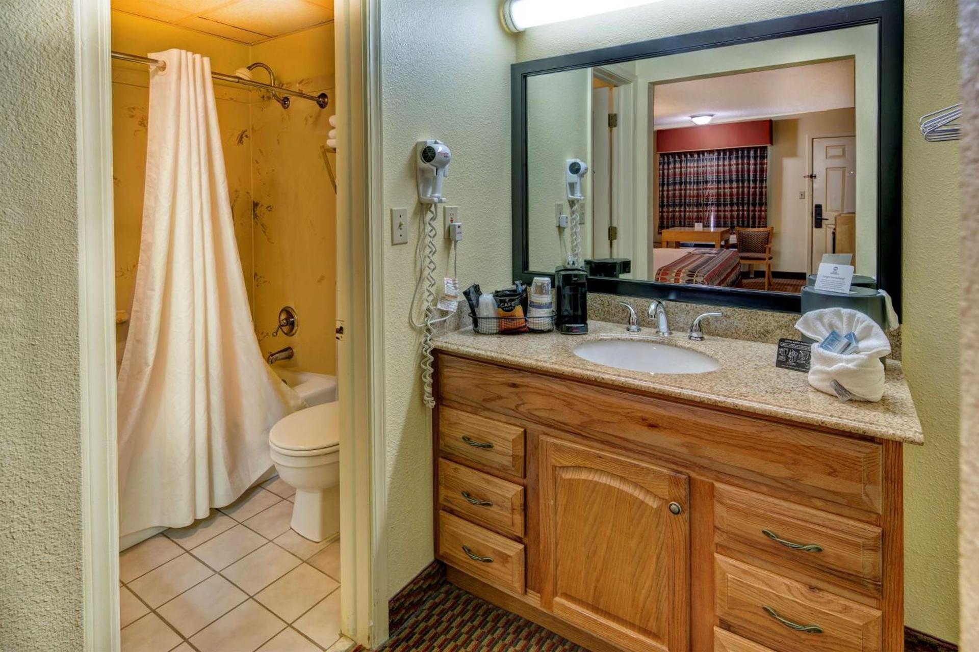 Best Western Inn Russellville photo 2