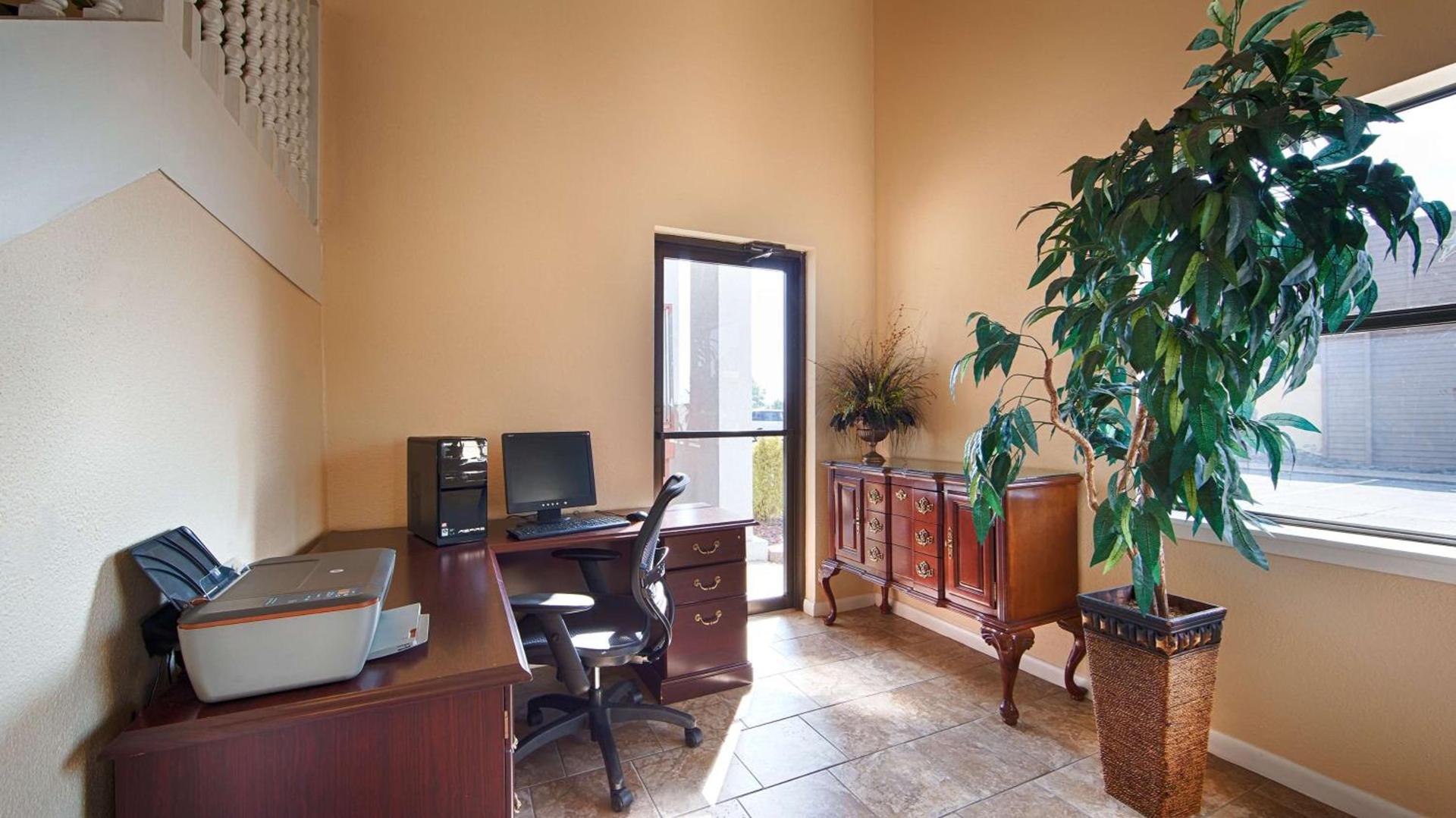 Best Western Inn Russellville photo 8