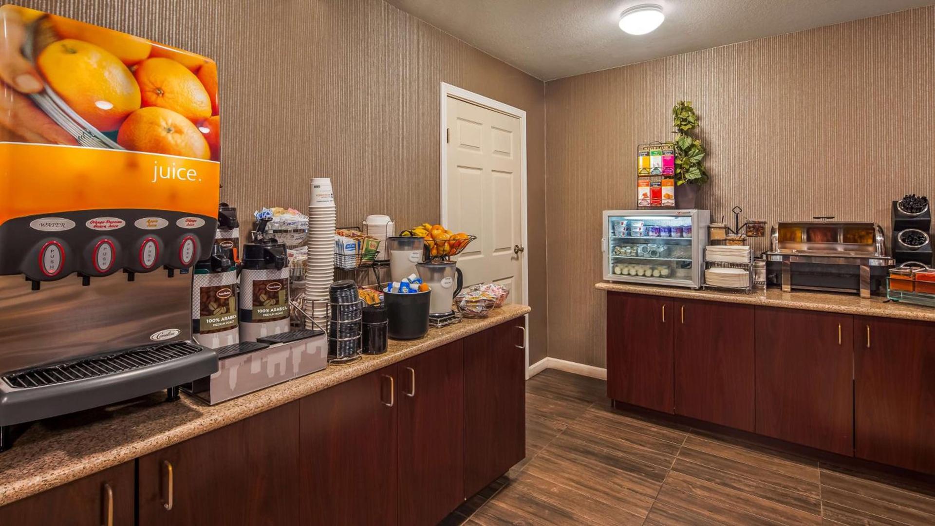 Best Western Luxury Inn photo 21