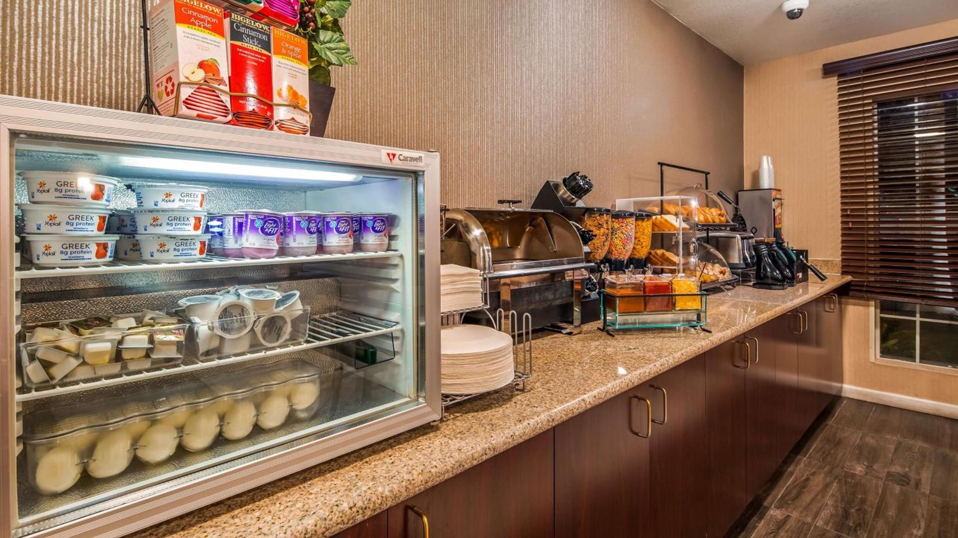 Best Western Luxury Inn photo 20