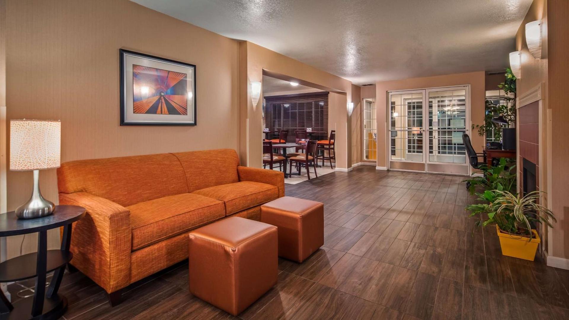 Best Western Luxury Inn photo 16