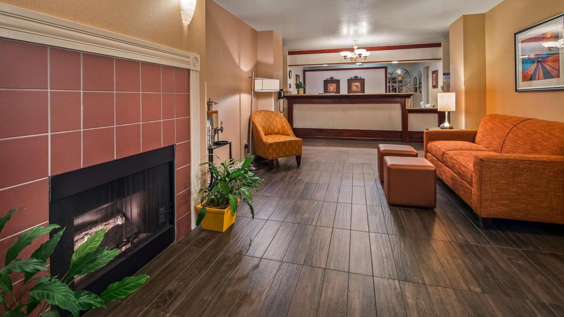 Best Western Luxury Inn photo 17