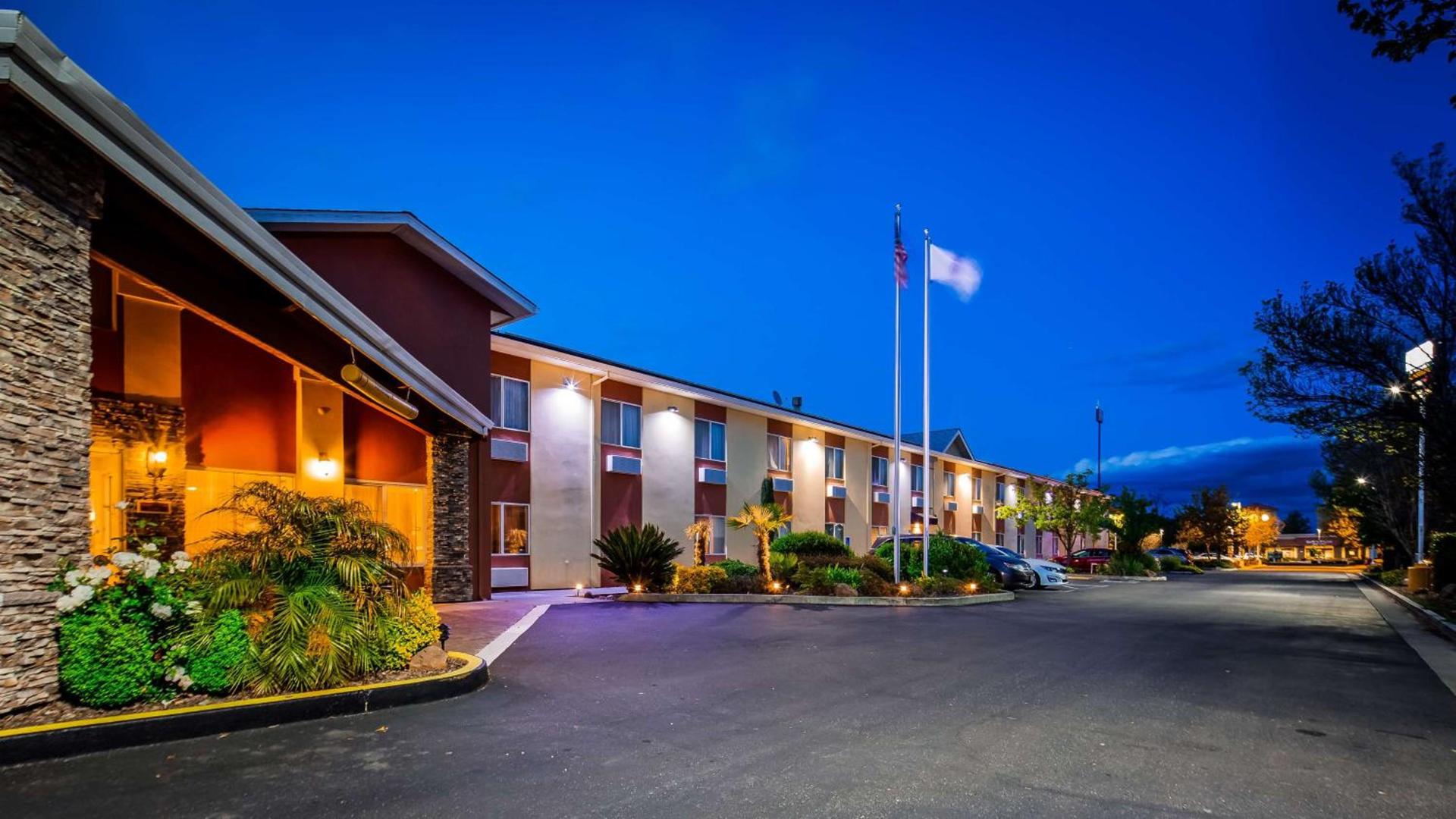 Best Western Plus Corning Inn — hotel in Corning