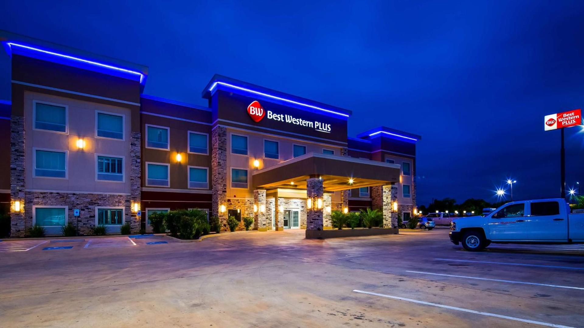 Best Western Plus Dilley Inn & Suites — hotel in Dilley