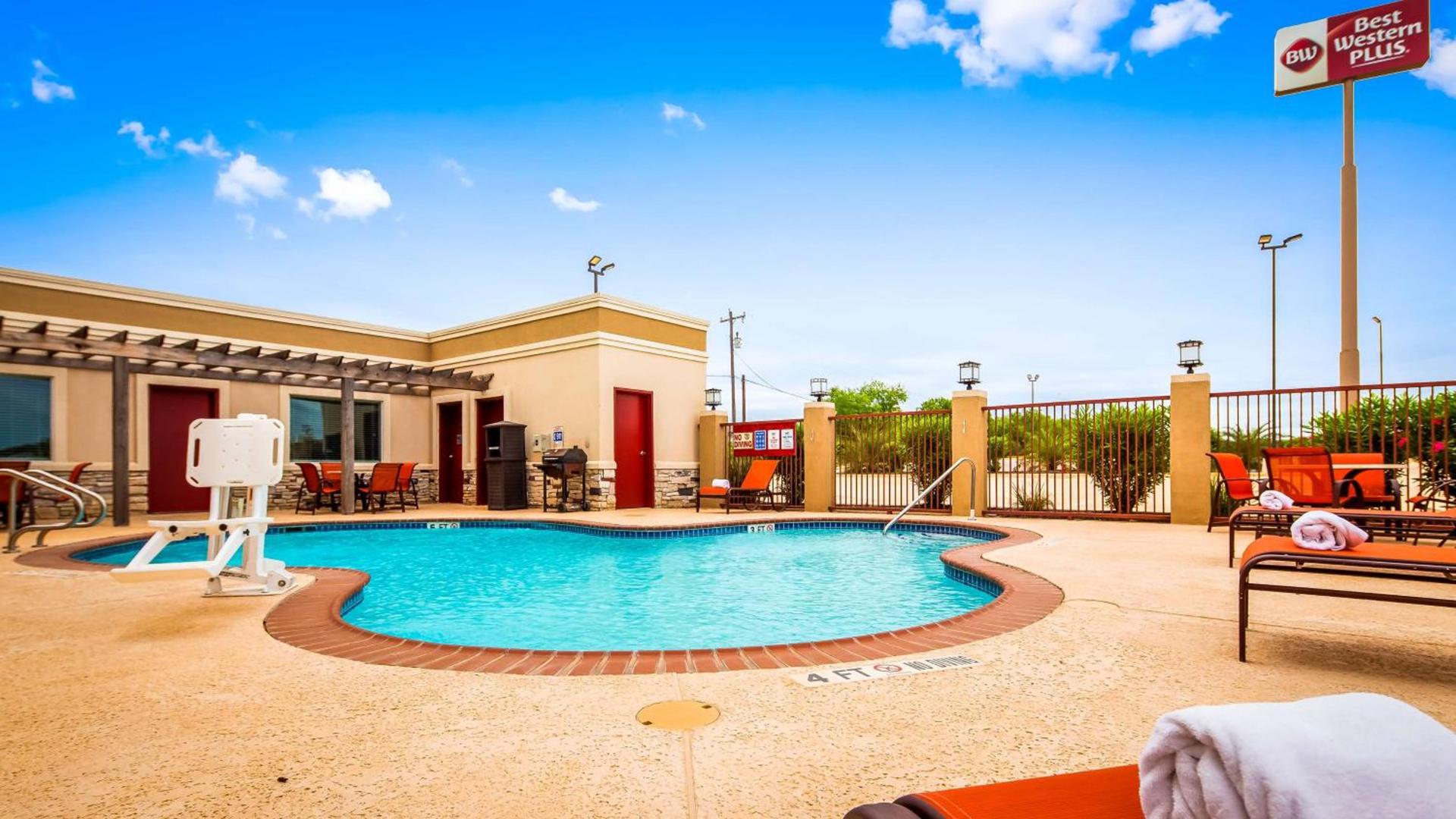 Best Western Plus Dilley Inn & Suites photo 19