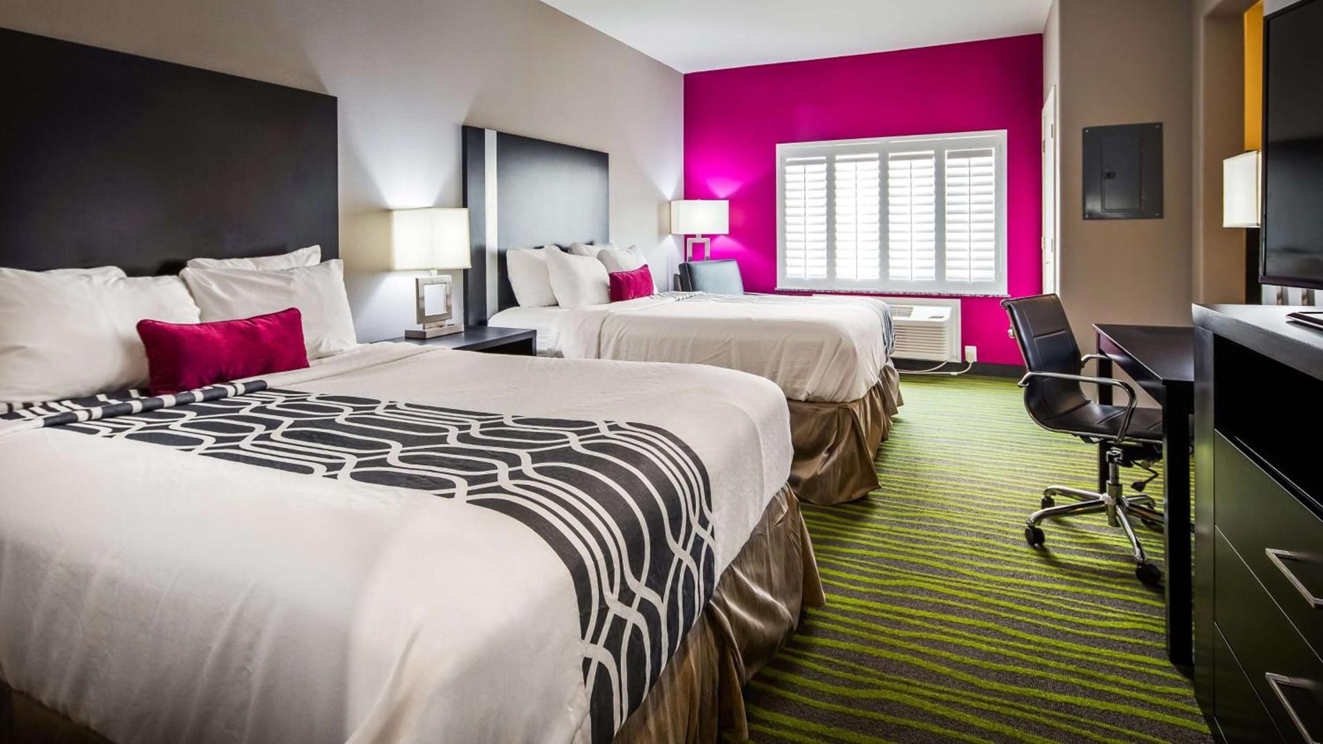 Best Western Plus Dilley Inn & Suites photo 20