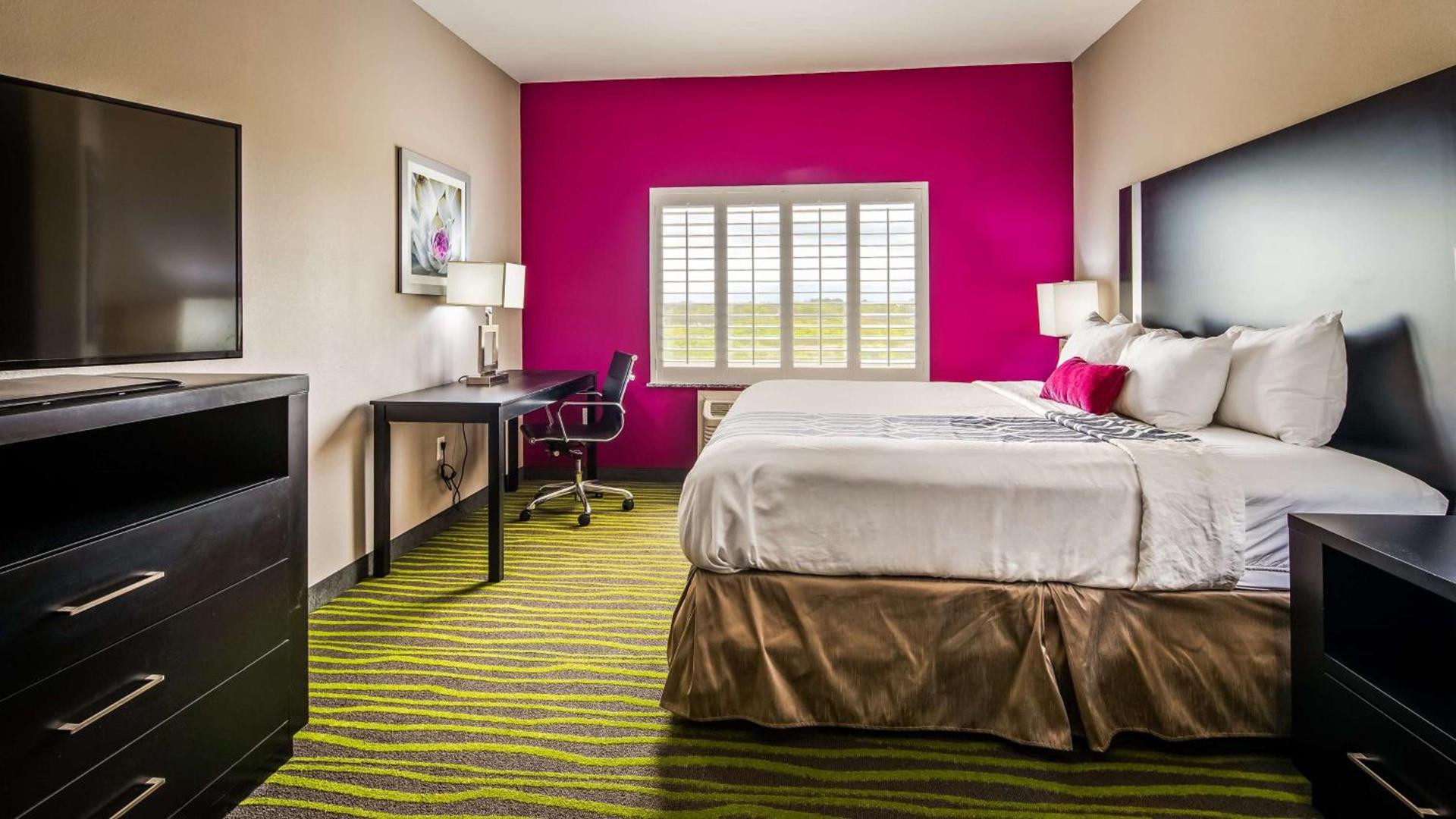 Best Western Plus Dilley Inn & Suites photo 21