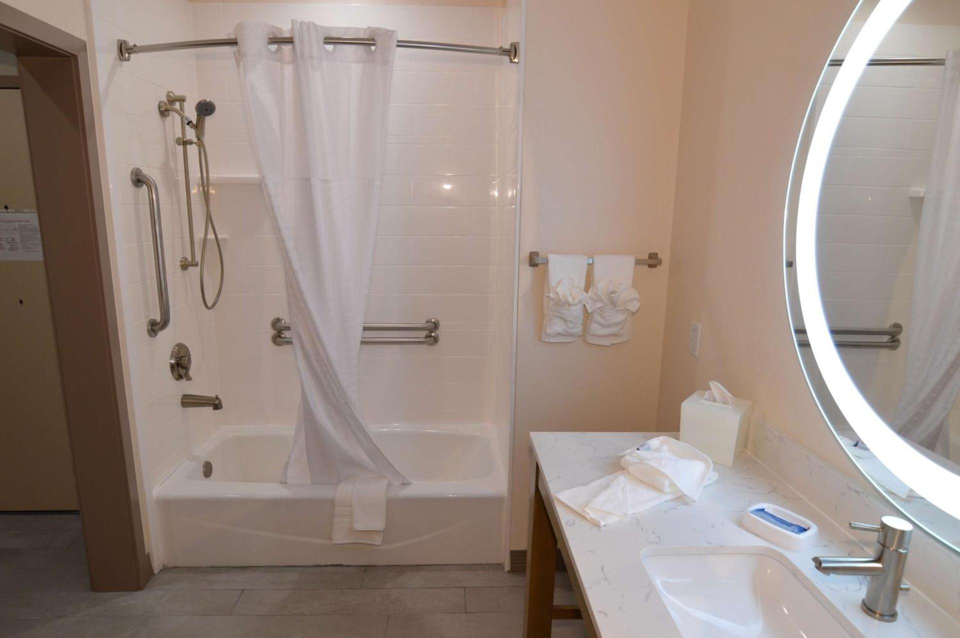 Hawthorn Extended Stay by Wyndham Corpus Christi I-37 NW photo 43