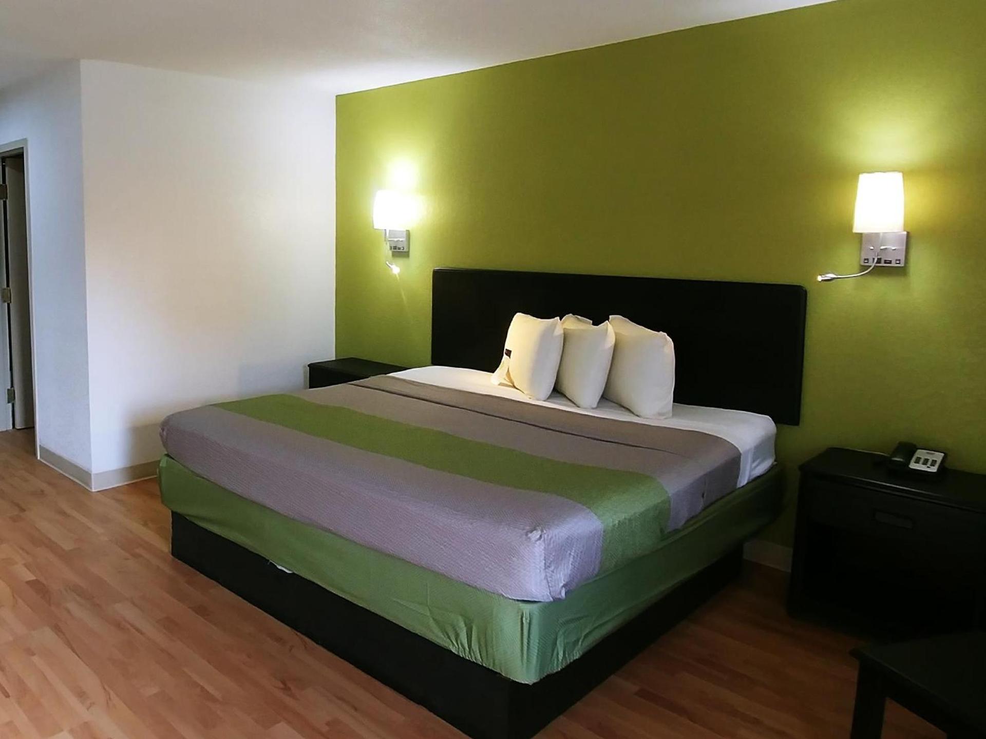 Motel 6-Augusta, KS photo 33