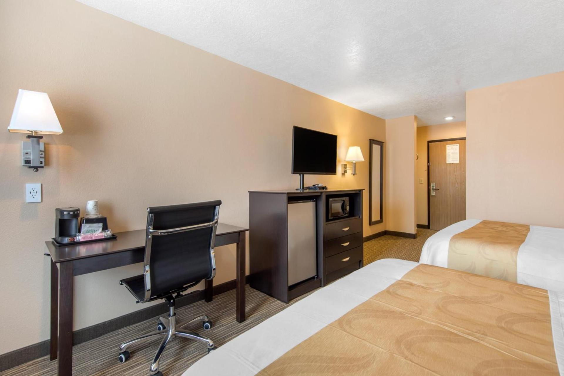 Quality Inn & Suites Albuquerque North near Balloon Fiesta Park photo 12