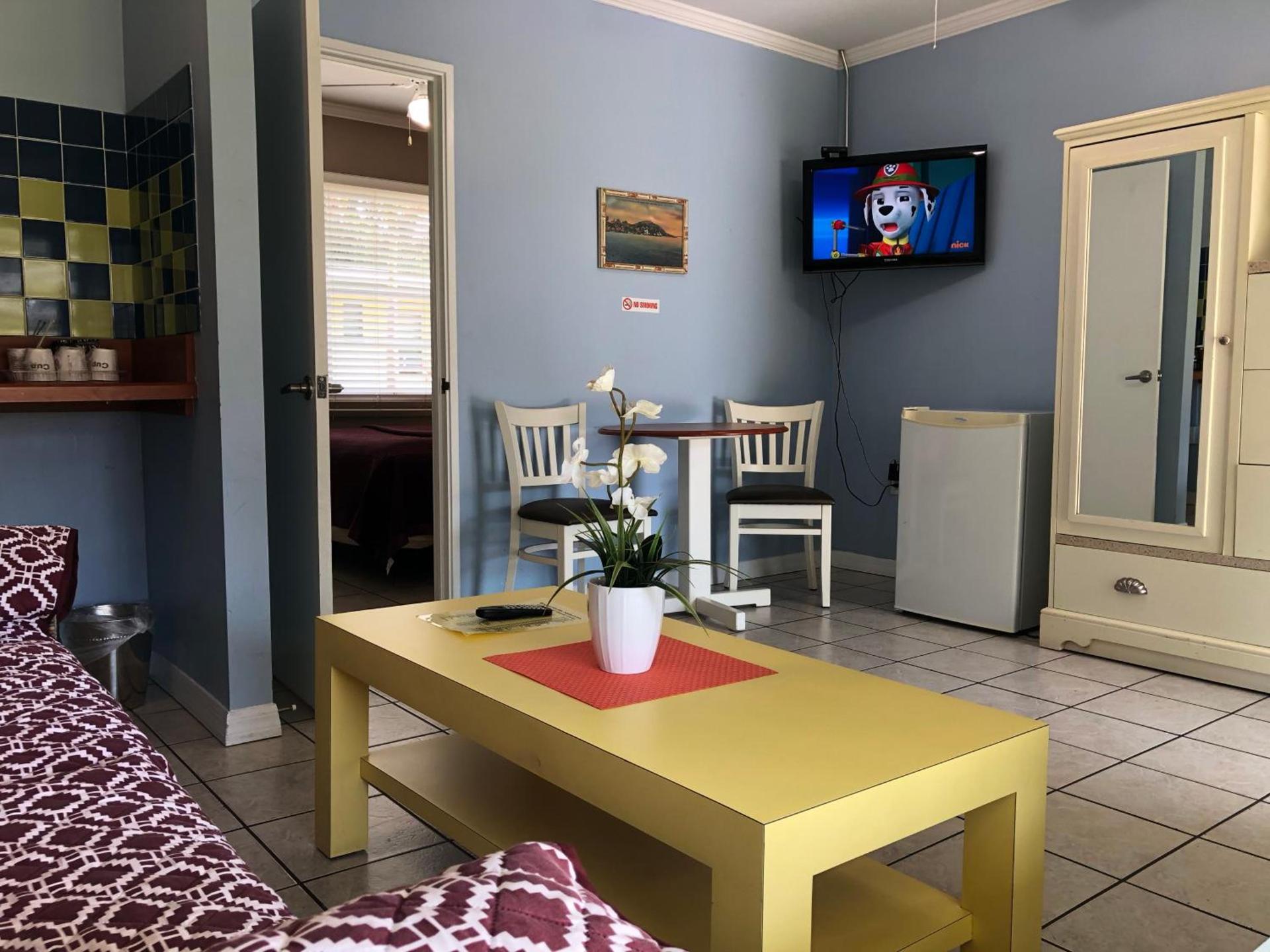 Lakeside Inn and Cafe photo 31