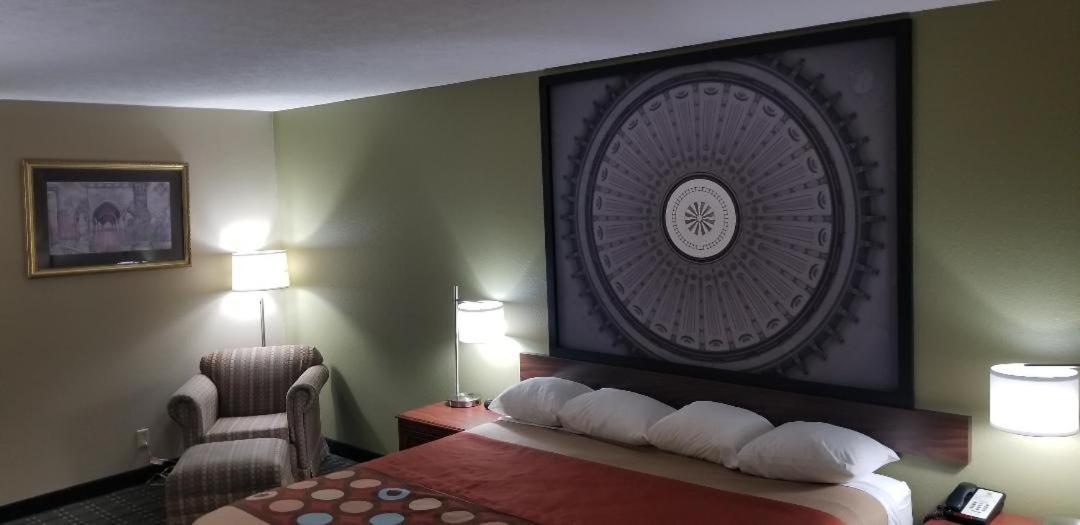 Super 8 by Wyndham Bellefontaine photo 25