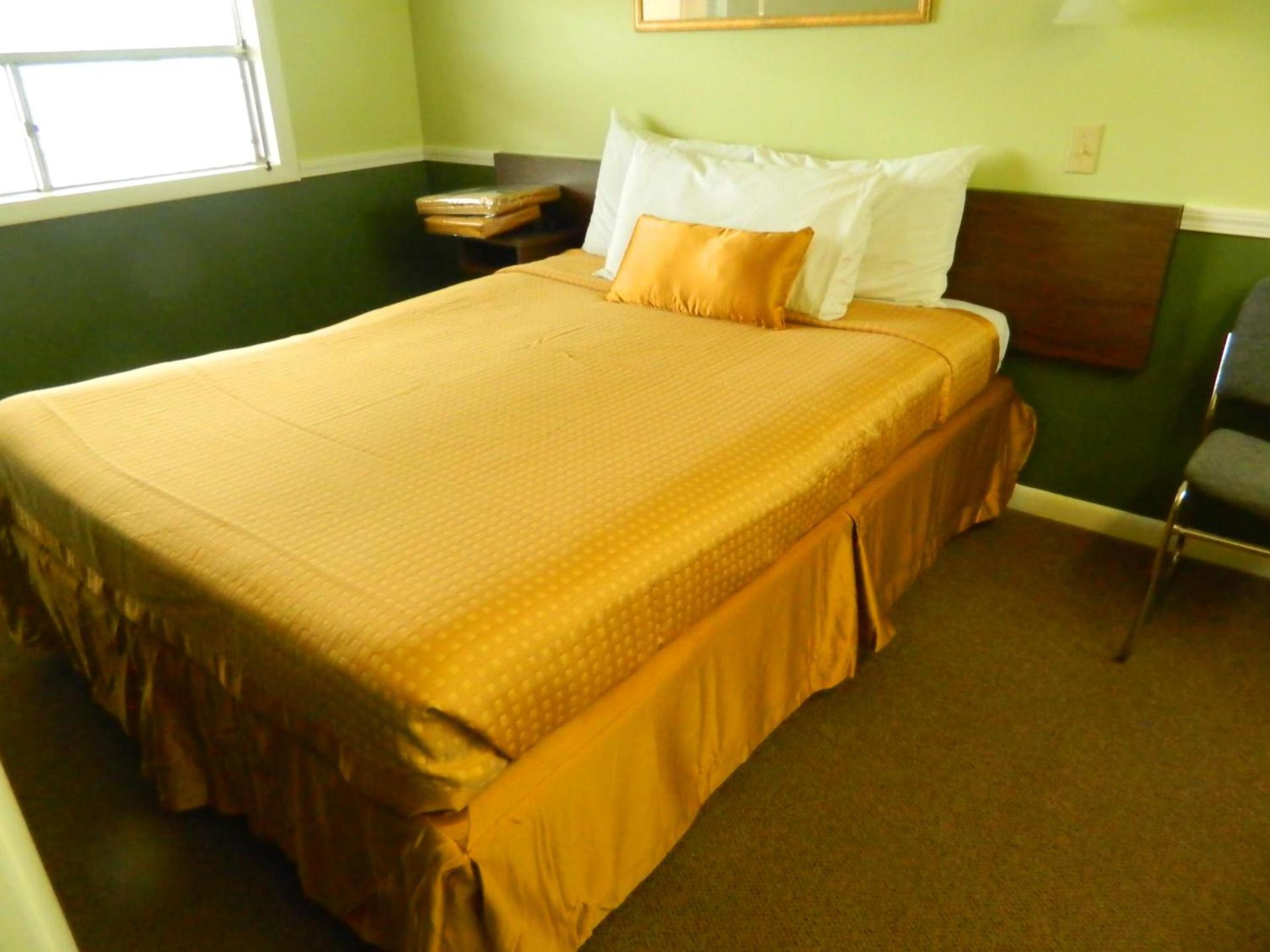 Country Motor Inn photo 54