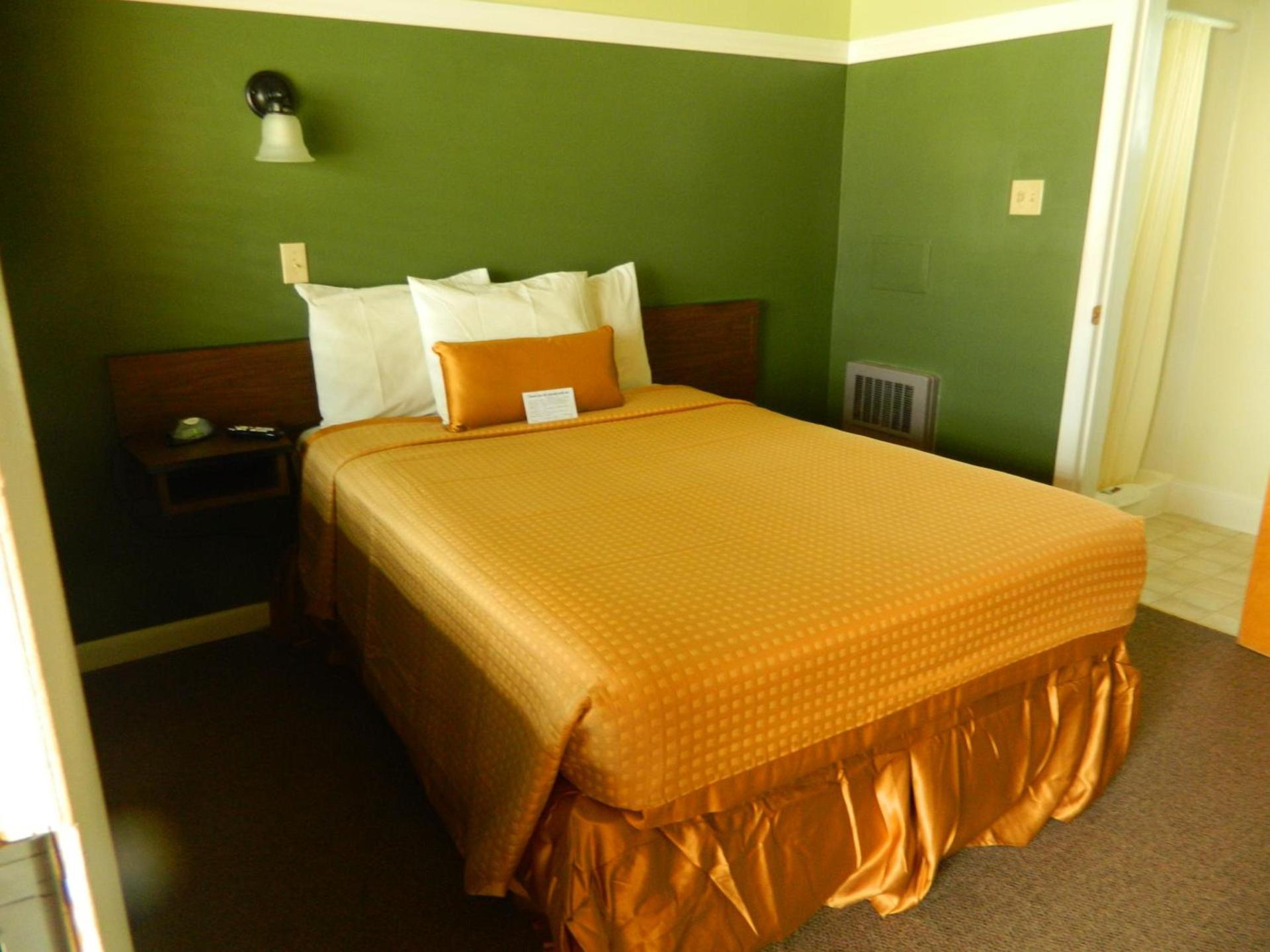 Country Motor Inn photo 53
