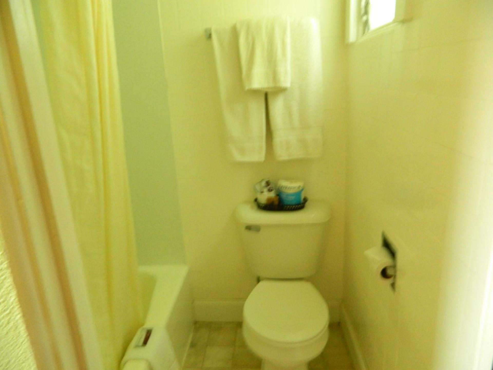 Country Motor Inn photo 46