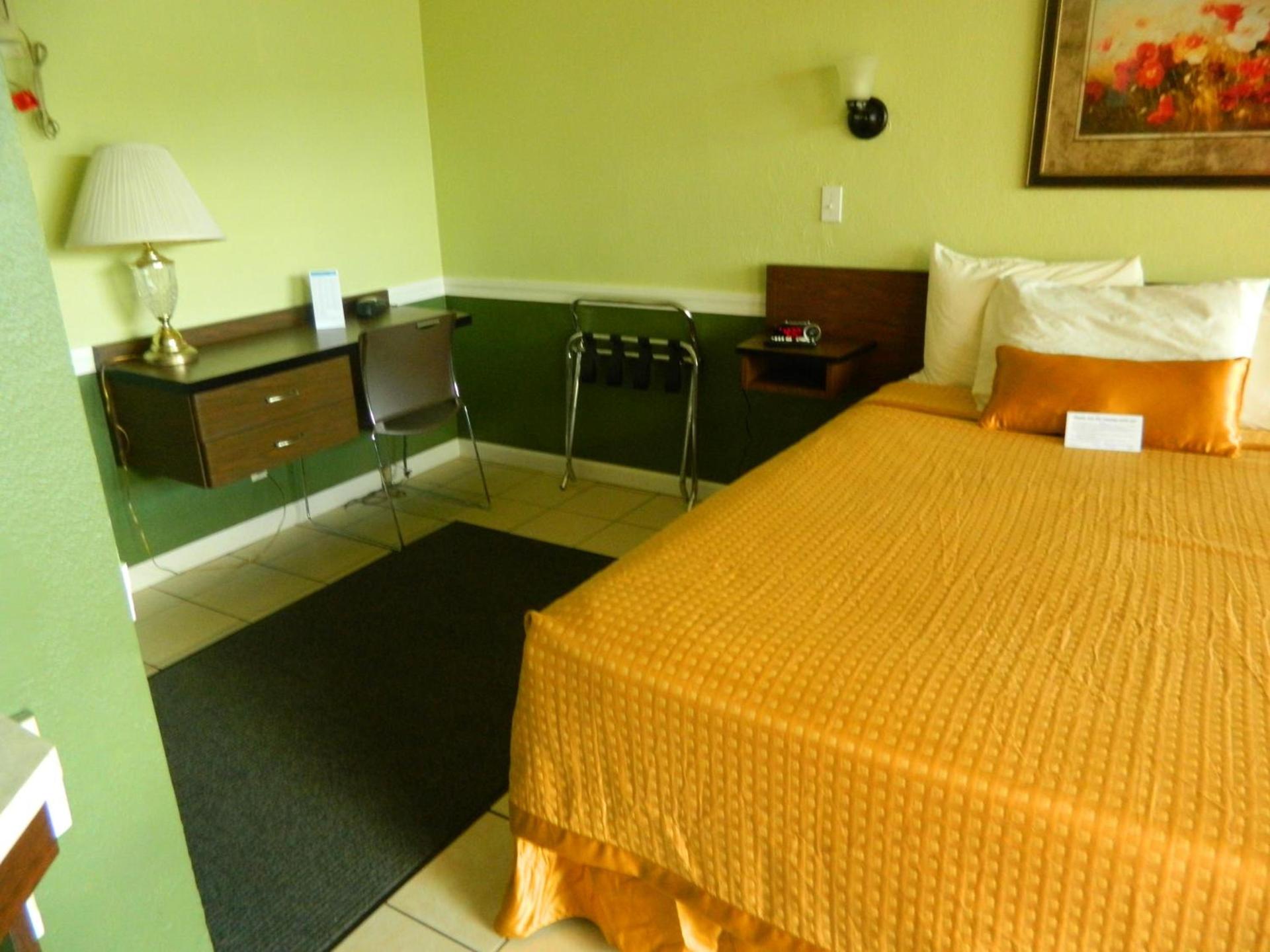 Country Motor Inn photo 48