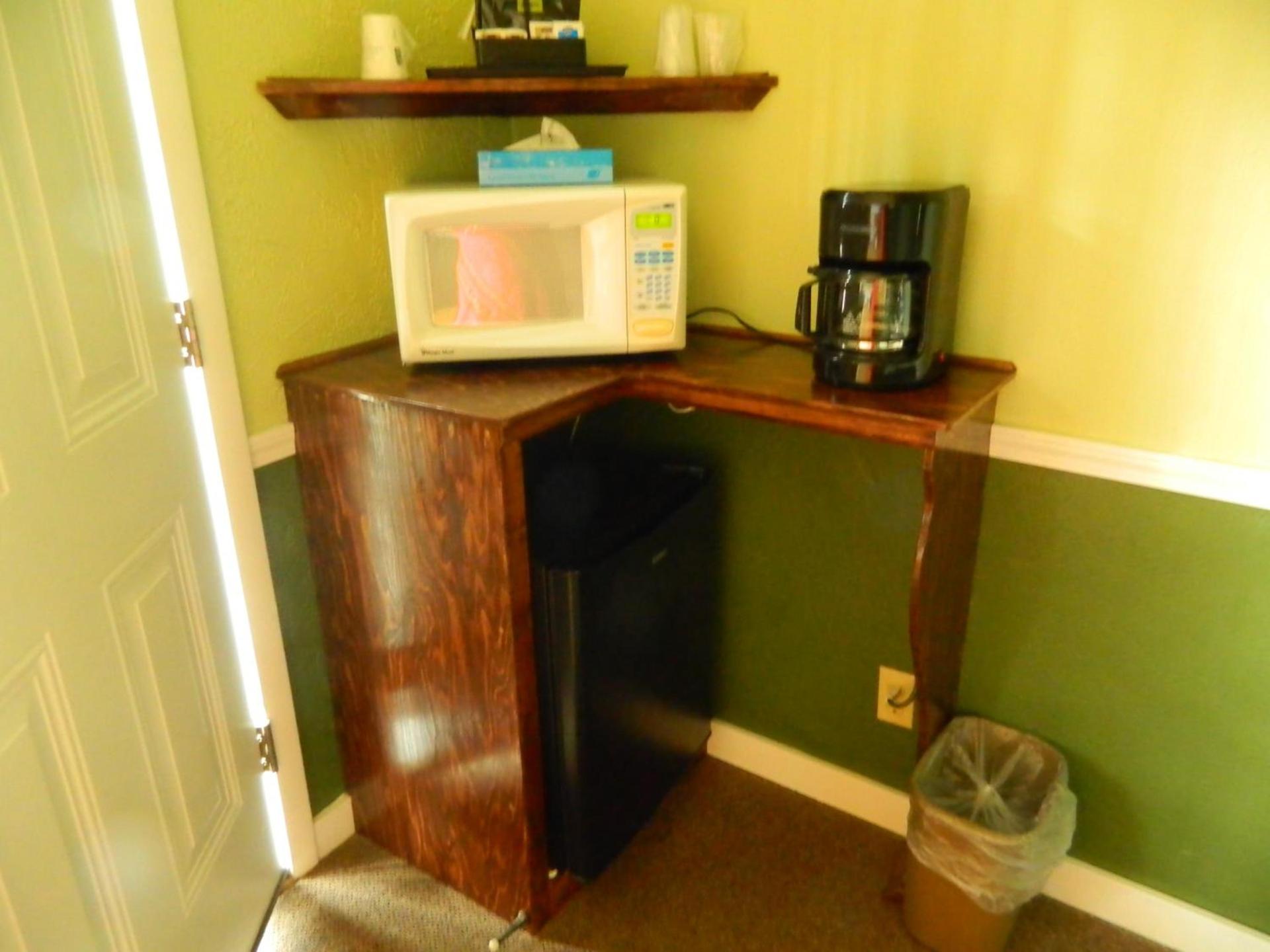 Country Motor Inn photo 49