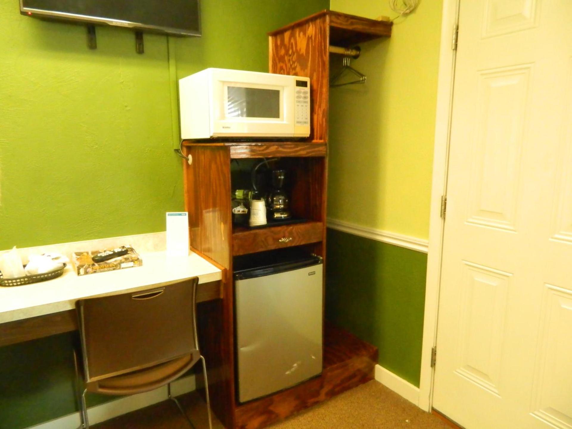 Country Motor Inn photo 34