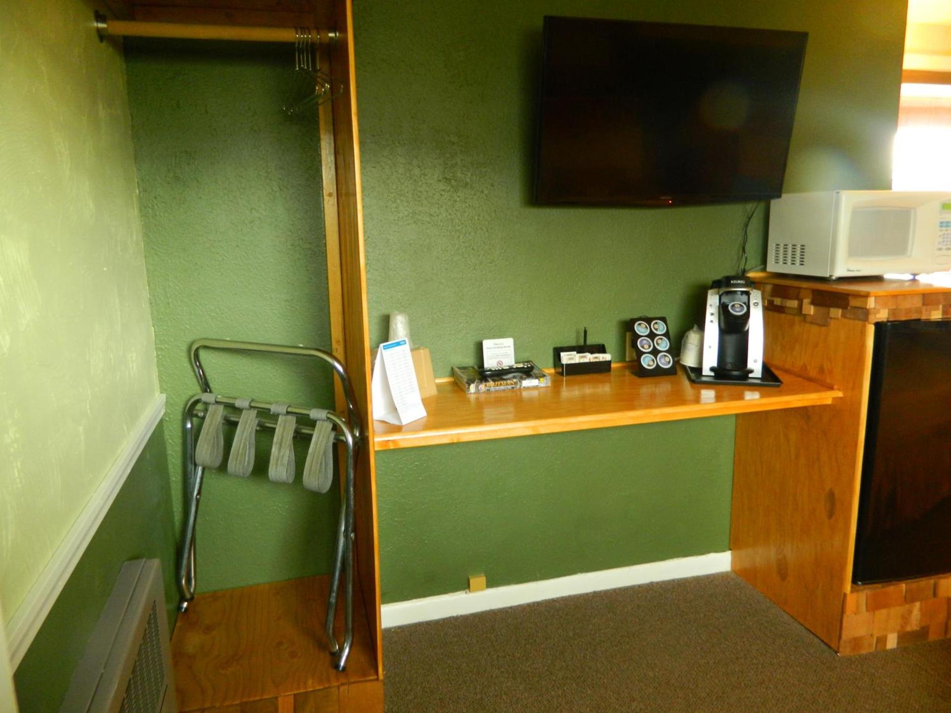 Country Motor Inn photo 30