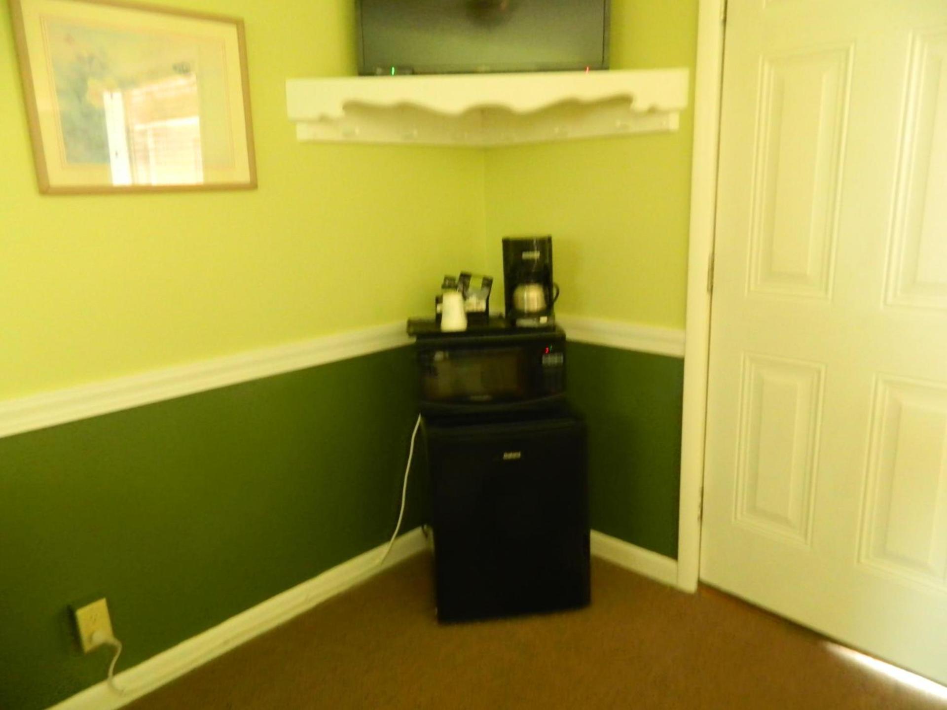Country Motor Inn photo 27