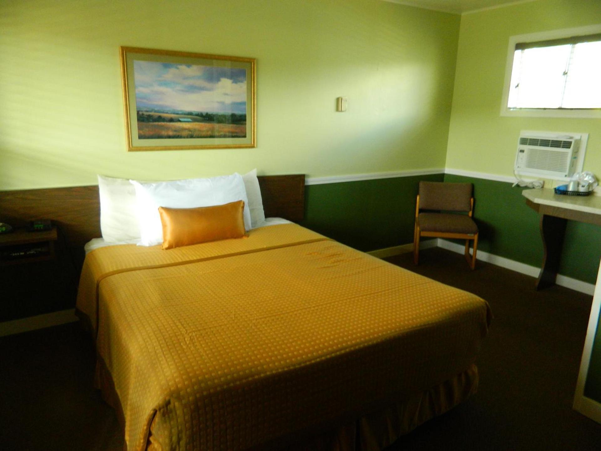 Country Motor Inn photo 23
