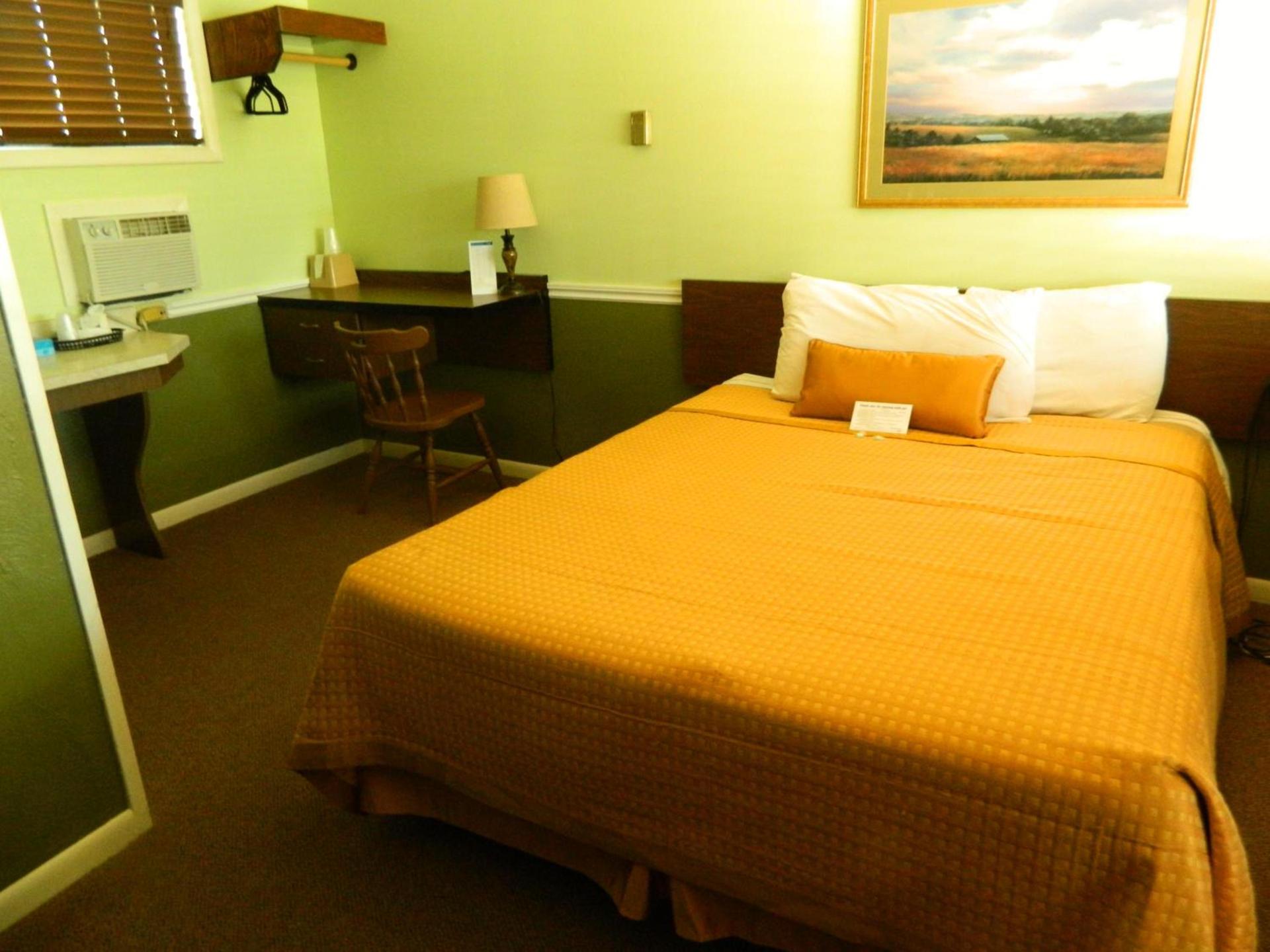 Country Motor Inn photo 24