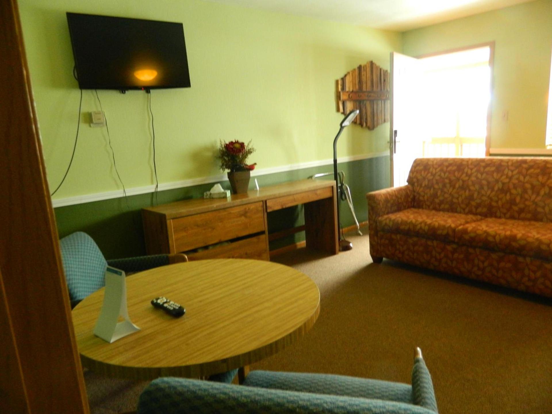 Country Motor Inn photo 11