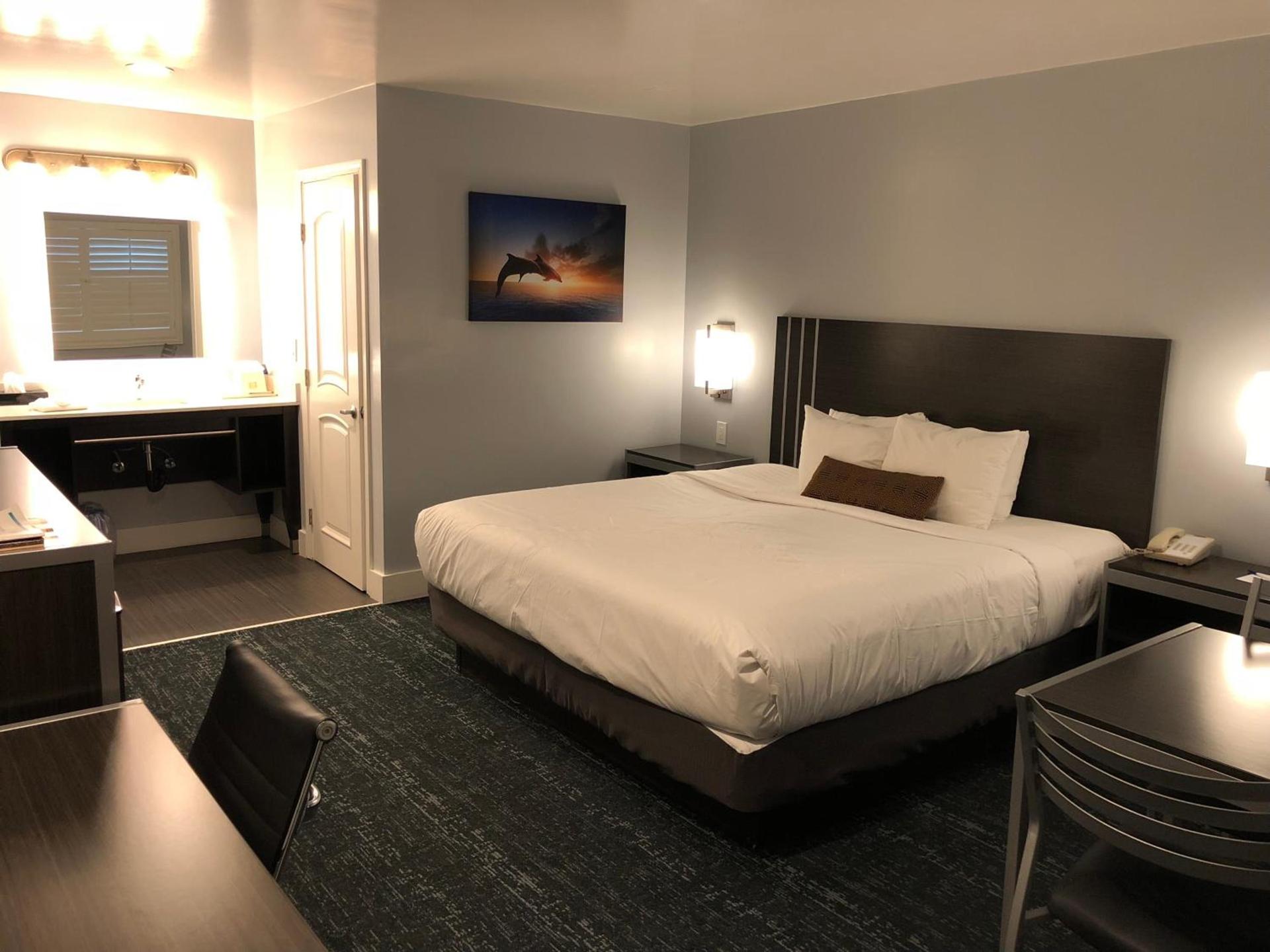 Pacific Inn Monterey photo 20