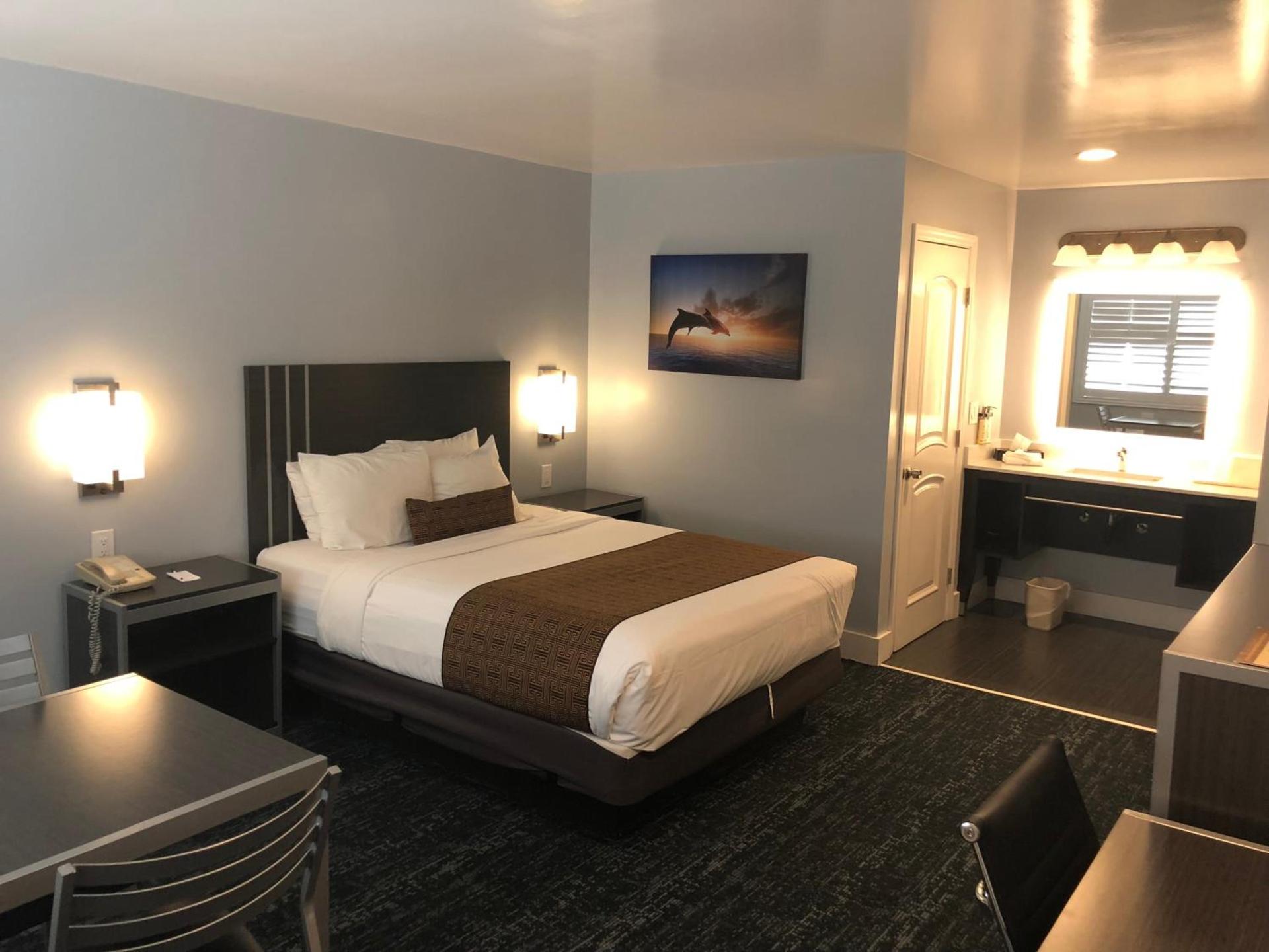 Pacific Inn Monterey photo 30