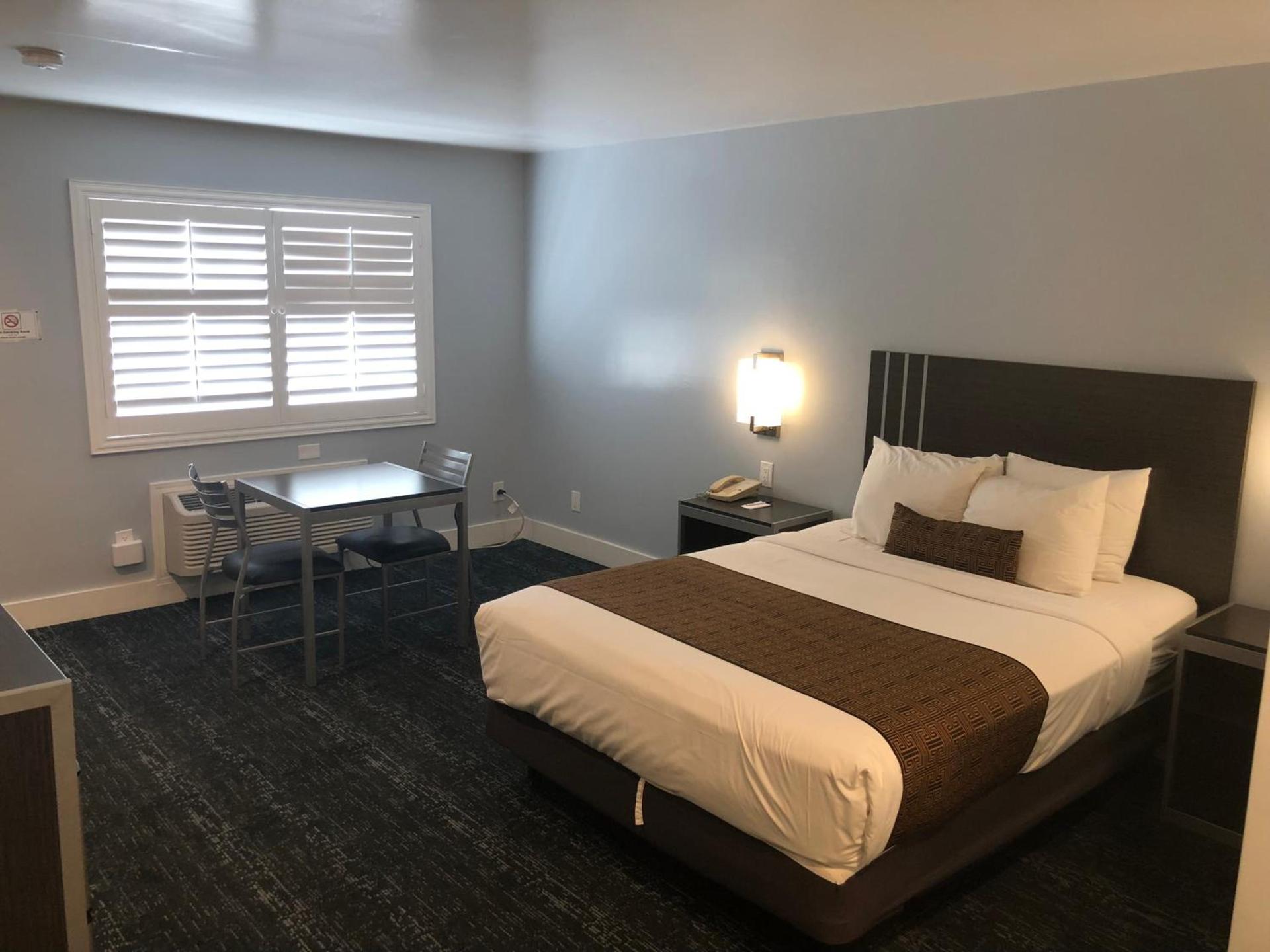 Pacific Inn Monterey photo 17