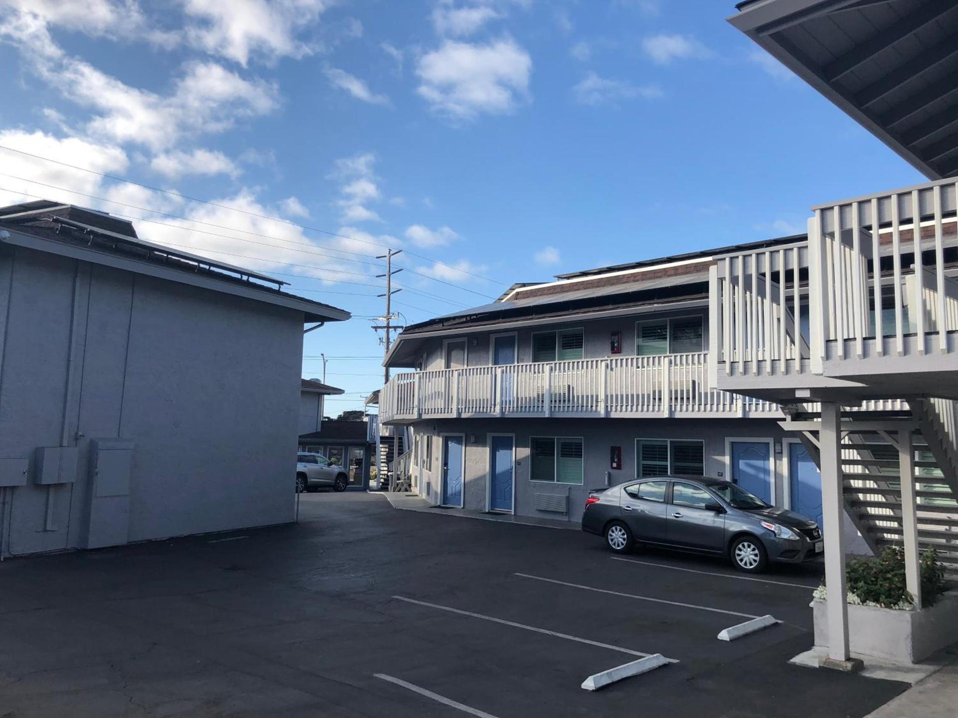 Pacific Inn Monterey photo 5