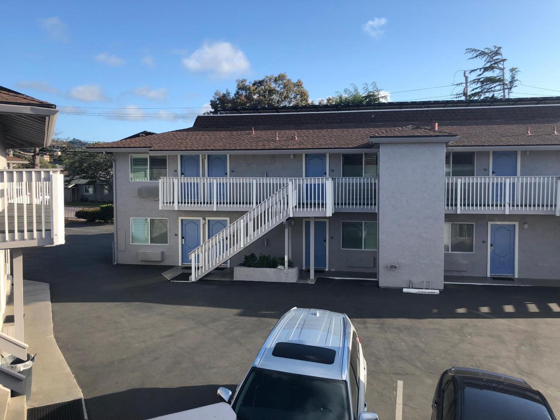 Pacific Inn Monterey photo 7