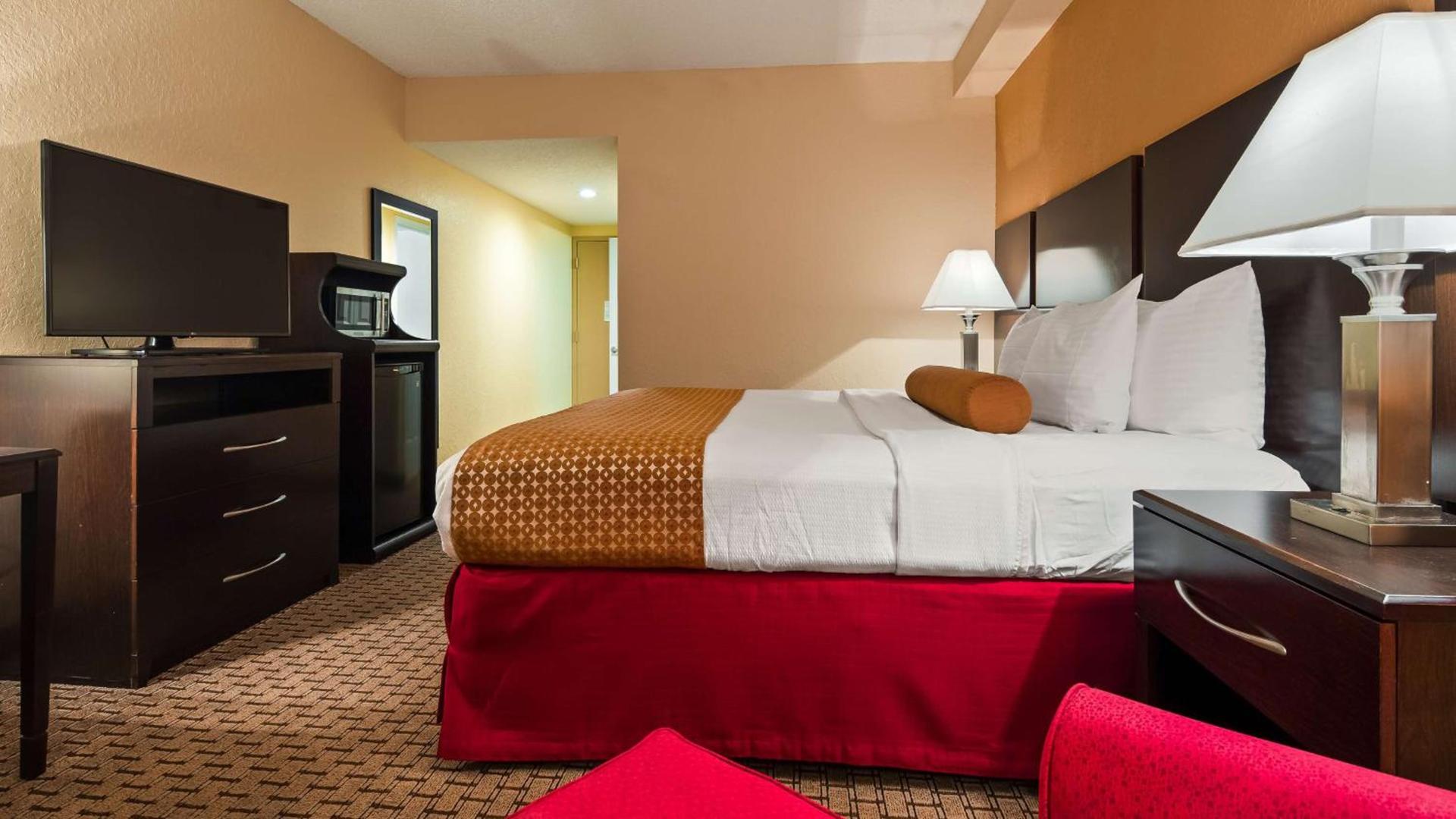 Best Western Plus Universal Inn - Free Shuttle to Universal Studios! photo 5