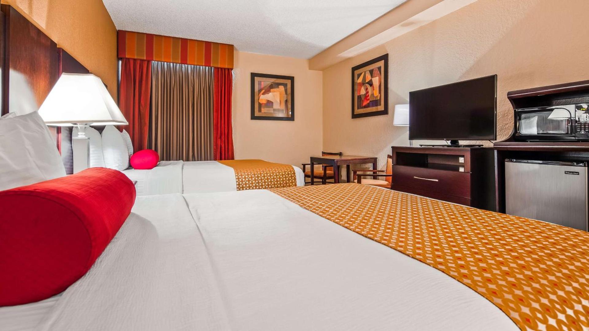 Best Western Plus Universal Inn - Free Shuttle to Universal Studios! photo 3