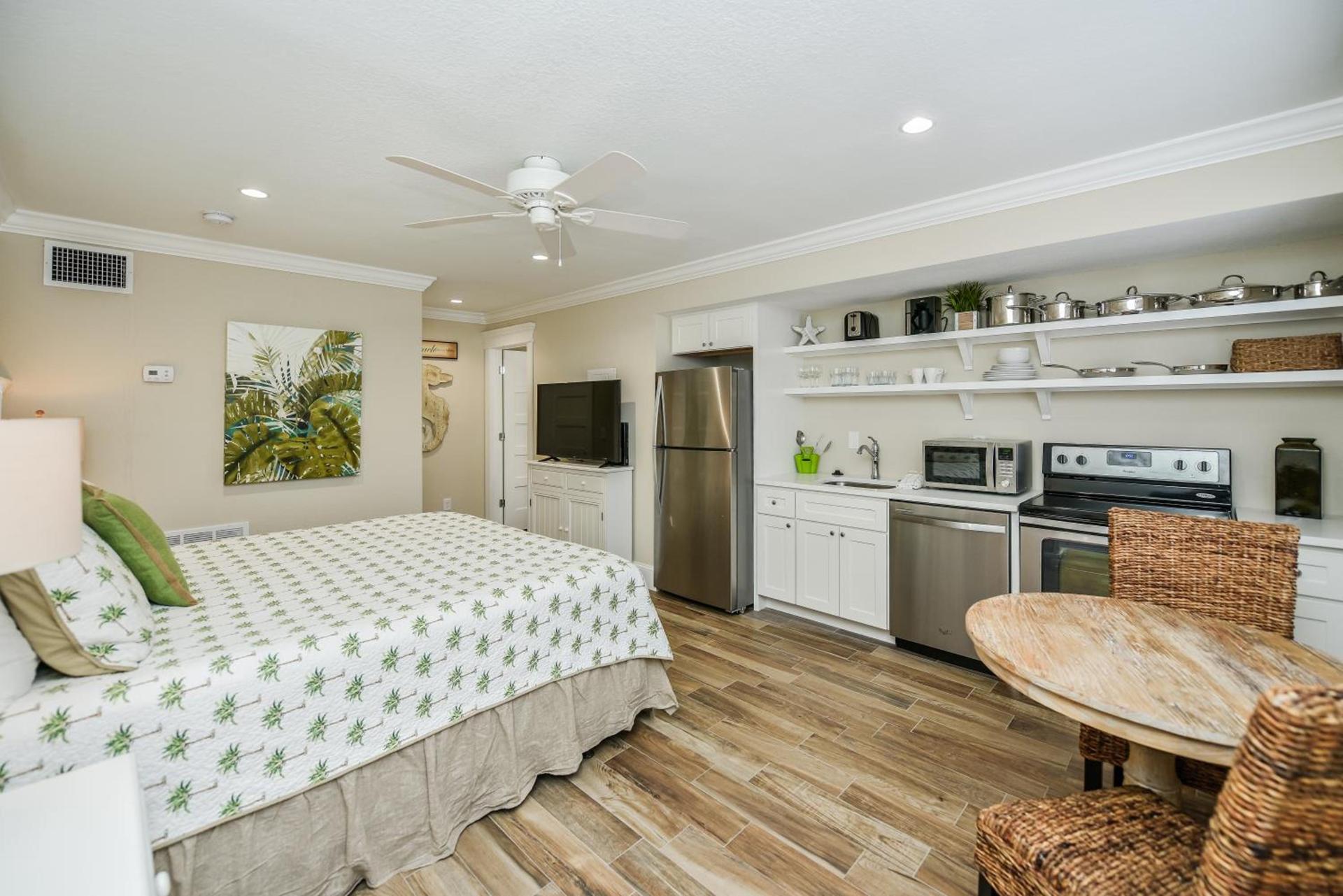 Tropical Breeze Resort photo 32