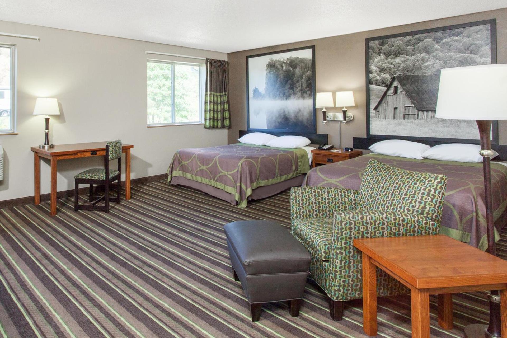 Super 8 by Wyndham Richlands/Claypool Hill Area photo 16