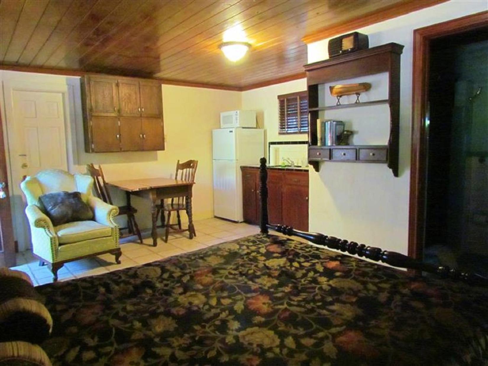 The Yearling Cabins photo 3