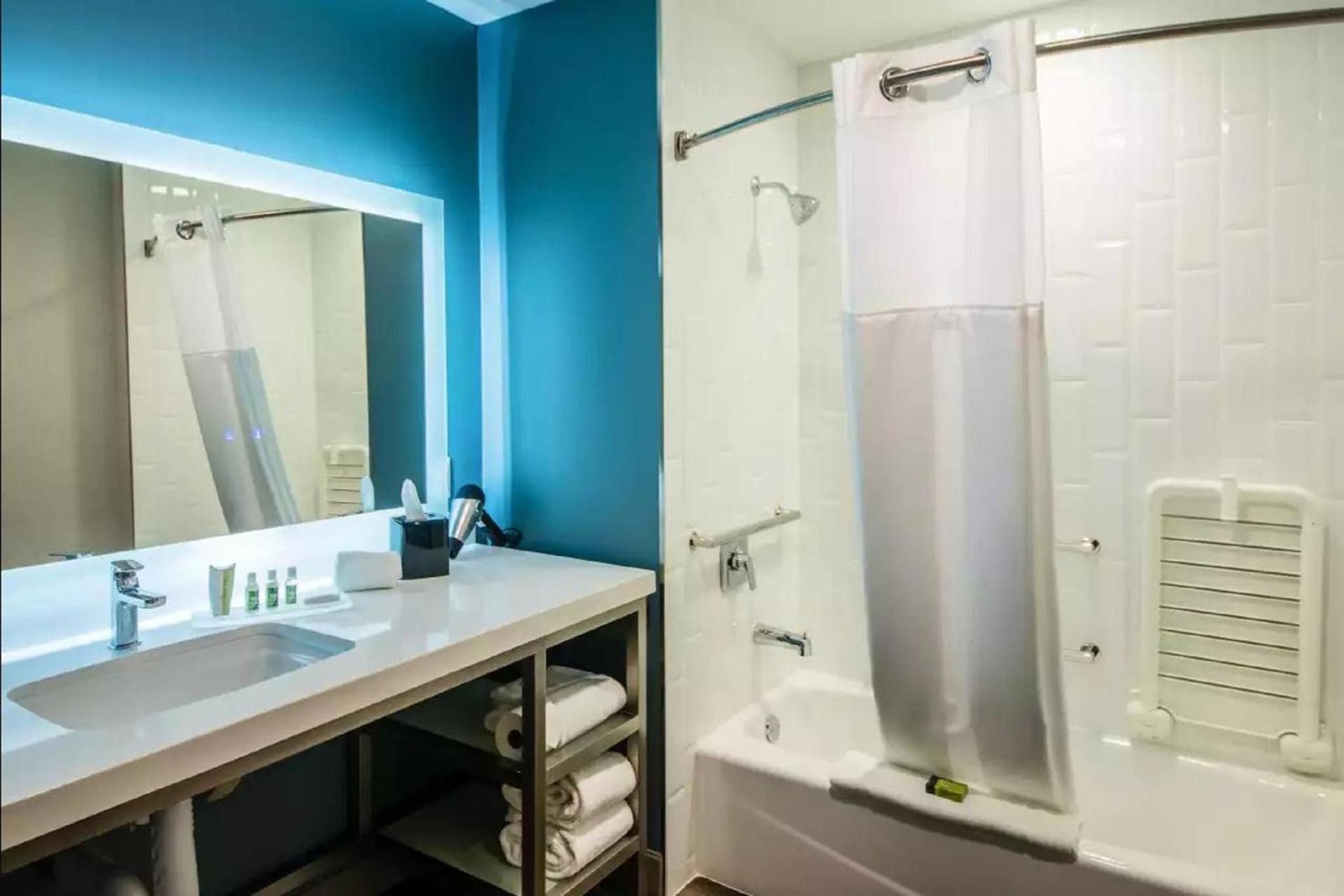 Cambria Hotel Omaha Downtown photo 93